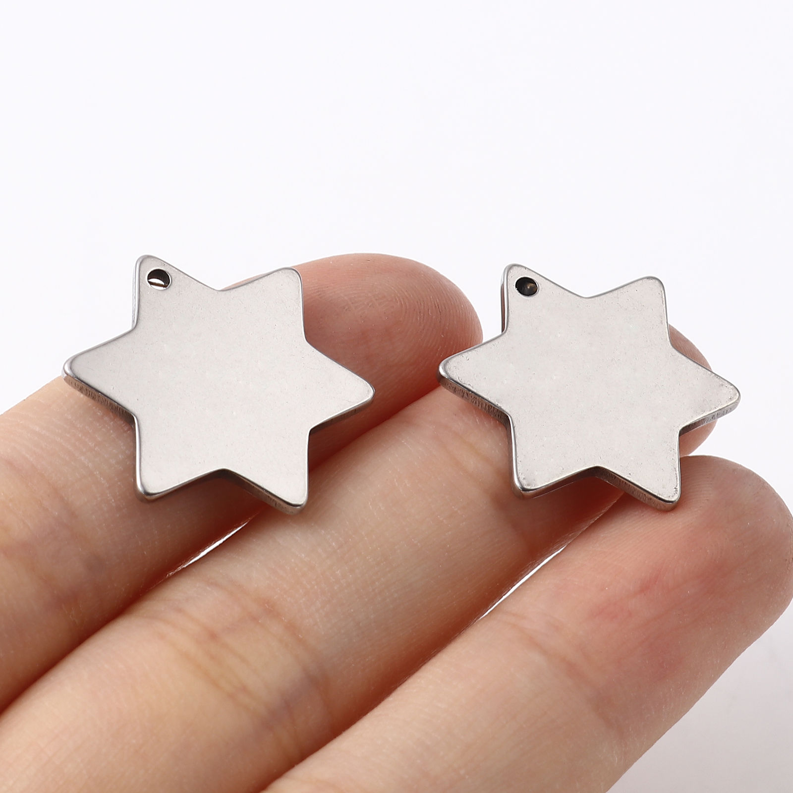 ステンレス鋼 ブランクスタンプタグ チャーム 星 シルバートーン 片面研磨 21mm x 19mm、 5 個 の画像