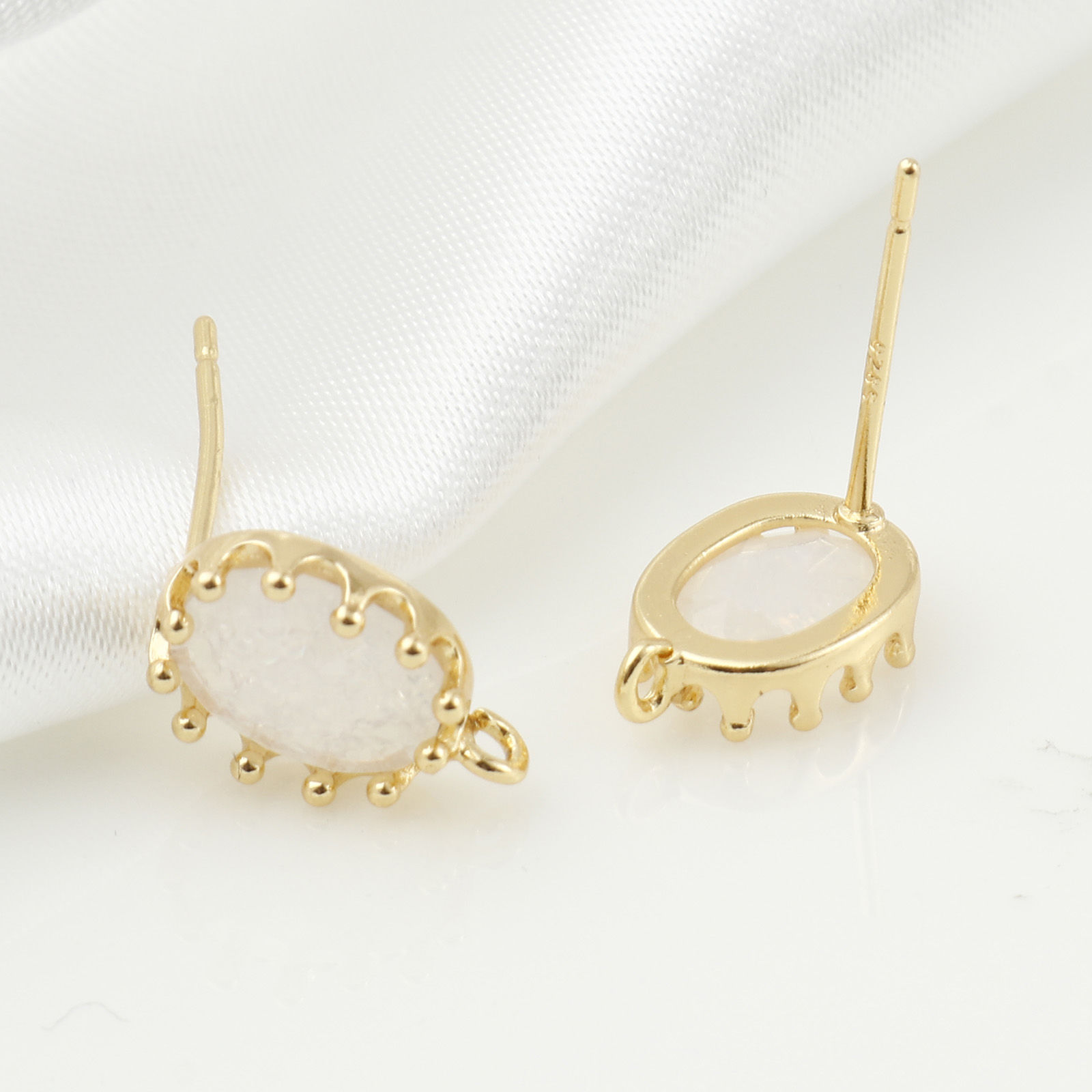 Bild von 2 Stück Messing Ohrringzubehör Echtgold plattiert Weiß Oval Message " Mit Öse " 12mm x 7mm, Drahtstärke: (21 gauge)