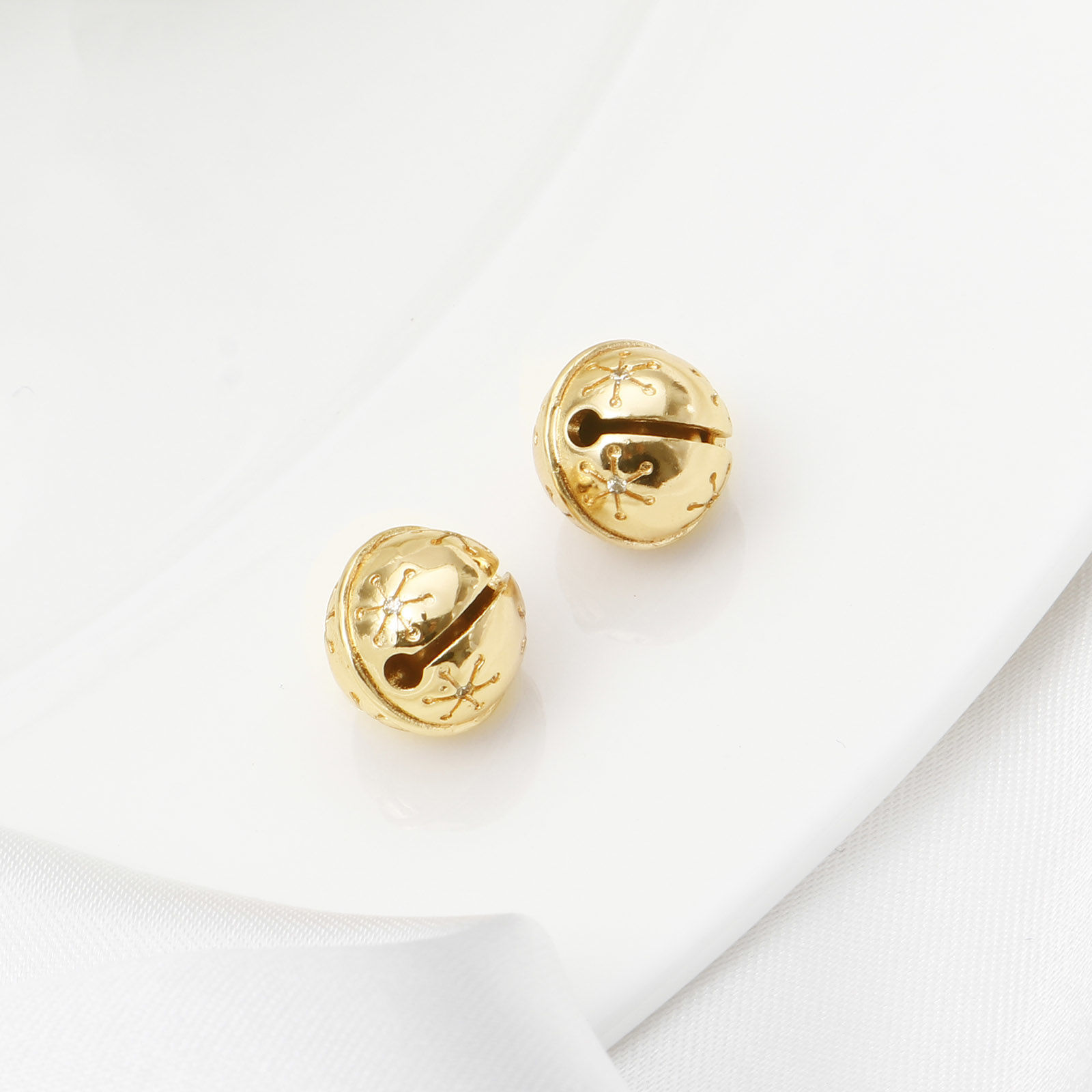 Immagine di Ottone Natale Charms Campana Vero Oro Placcato Fiocco di Neve 3D Trasparente Cubic Zirconiae 12mm x 11mm, 1 Pz