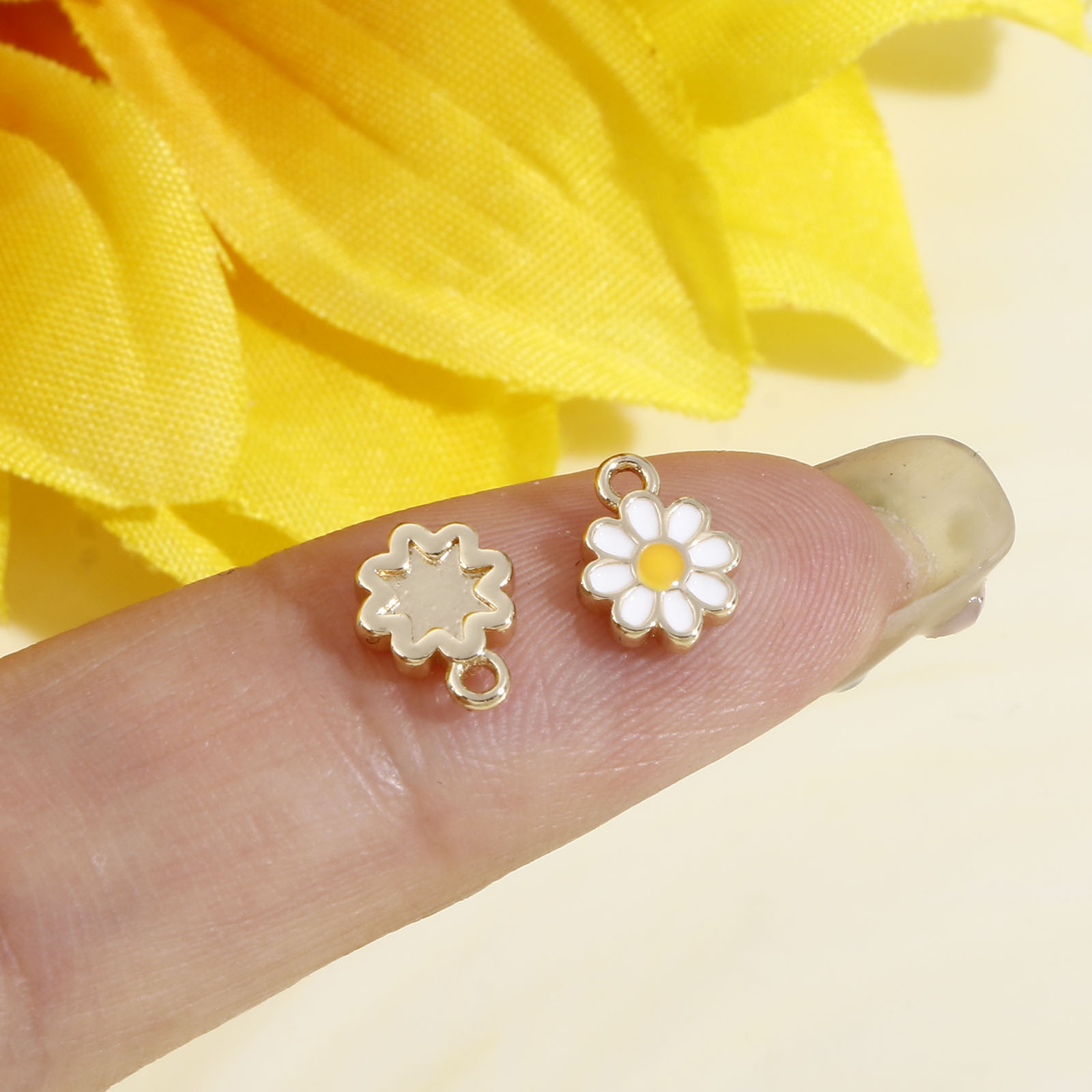 Picture of Brass Charms 14K Real Gold Plated White & Yellow Daisy Flower Enamel 8mm x 6mm, 2 PCs