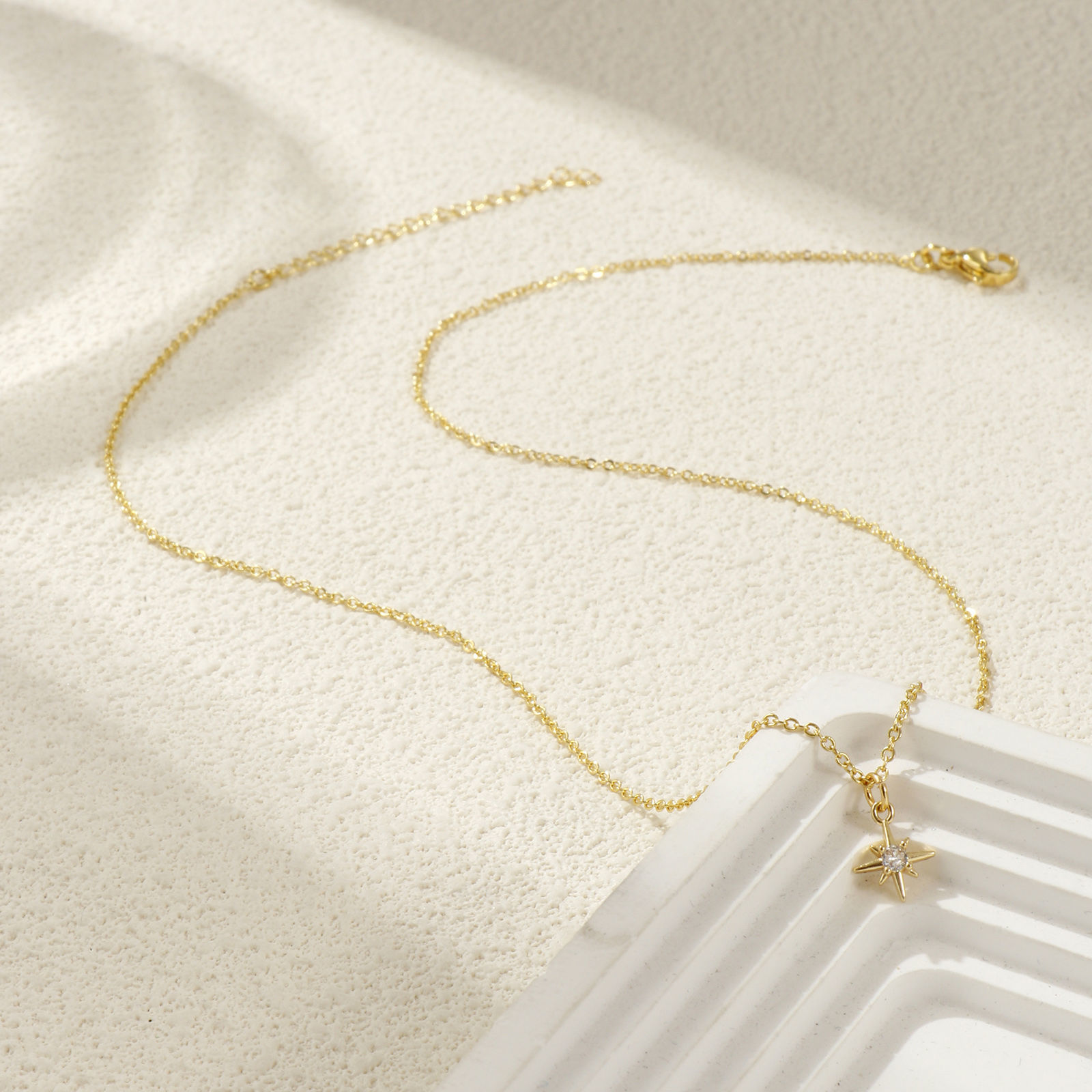 Bild von 18K Echtgold plattiert Kreuz Gliederketten Polarisstern Anhänger Halskette, Messing 45cm + 5cm, Für Frauen, Klar Zirkonia Elegant Galaxis Geschenk, Umweltfreundlich, 1 Strang