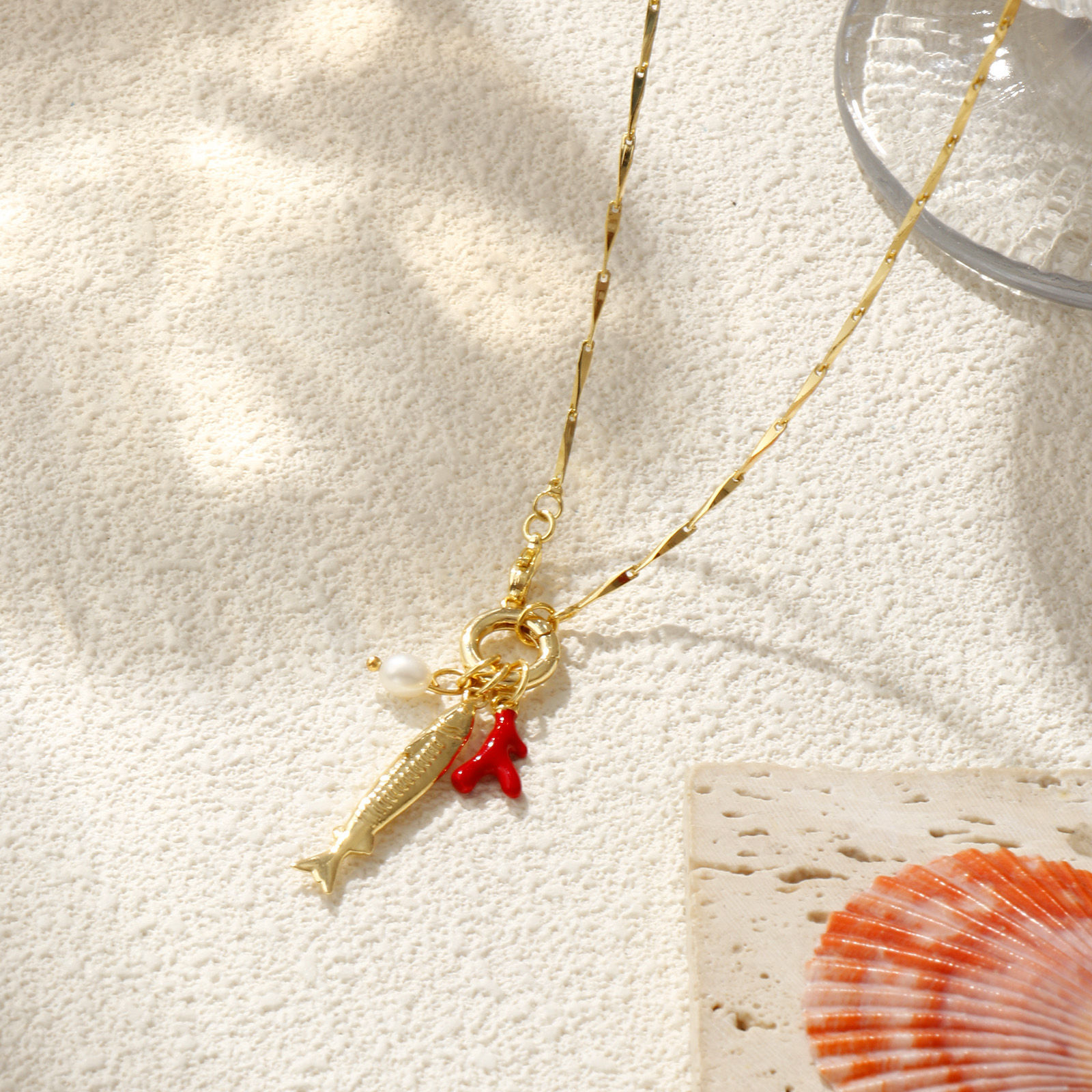 Bild von 18K Echtgold plattiert Melonenkerne Kette Fisch Anhänger Halskette, Messing & Natürliche Perle 45cm, Für Frauen, Koralle Rot Emaille Mit Federringverschluss, Stilvoll Ozean Schmuck Geschenk, Umweltfreundlich, 1 Strang