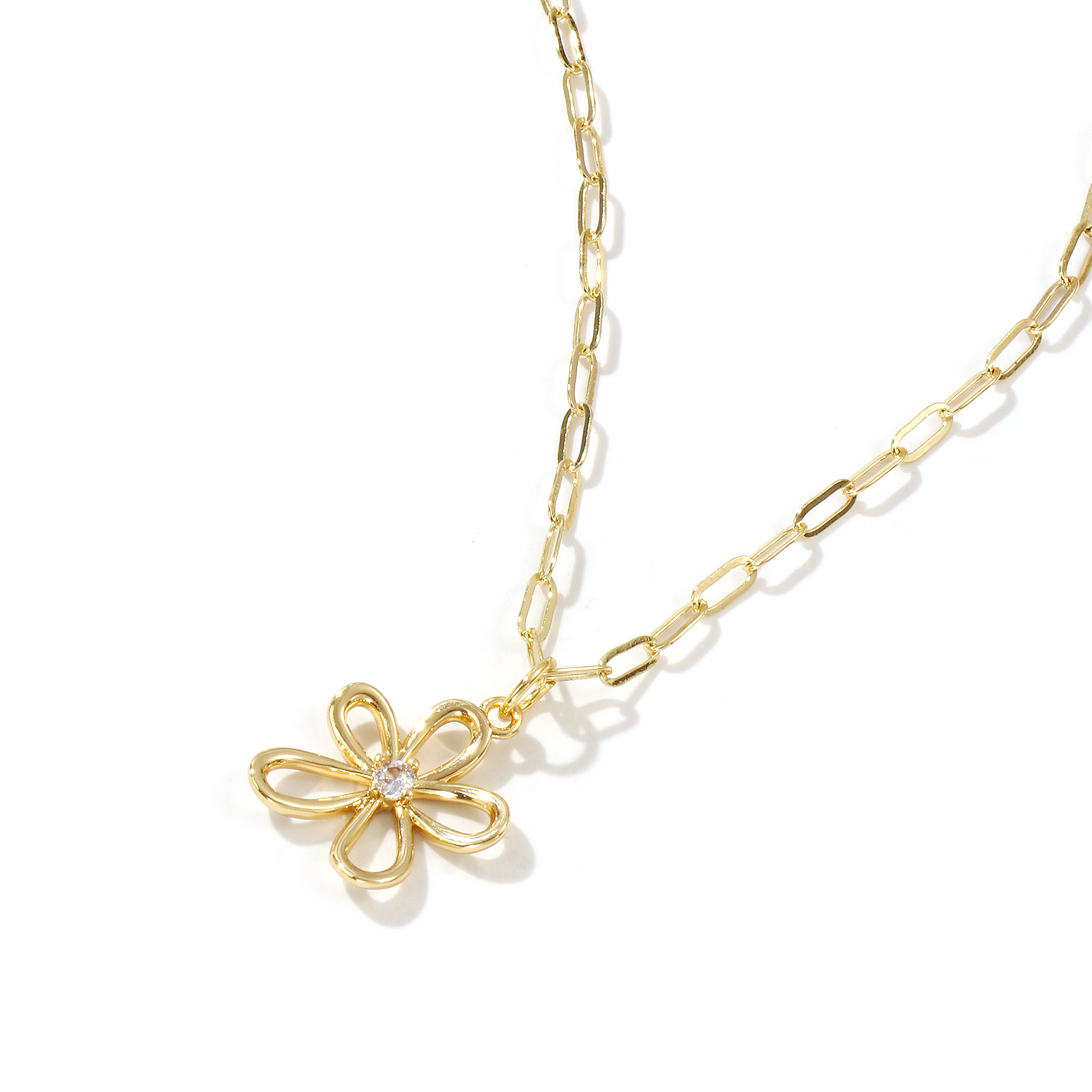 Image de Collier à Breloques Fleur Plaqué Or Véritable 18K en Laiton Pour Femmes, Chaîne de Trombone 45cm + 5cm, à Zircone Cubique Clair Creux, Exquis À la Mode Cadeau, Respectueux de la Nature, 1 Pièce