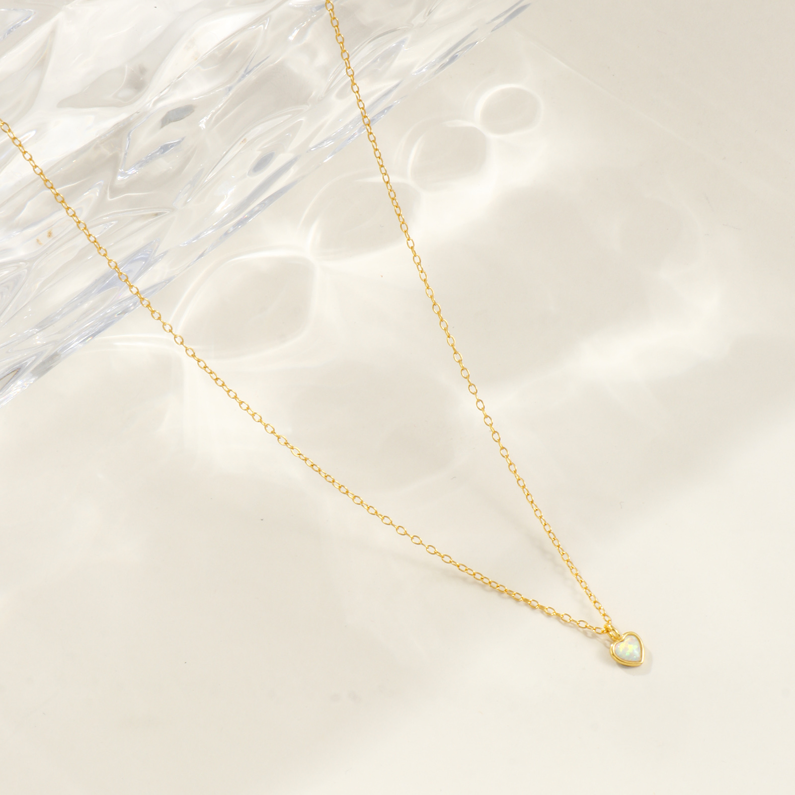 1 本 スターリングシルバー+合成オパール バレンタイン・デー ペンダントネックレス 18Kゴールドメッキ 白 ハート 40cm + 5cm長さ、 の画像