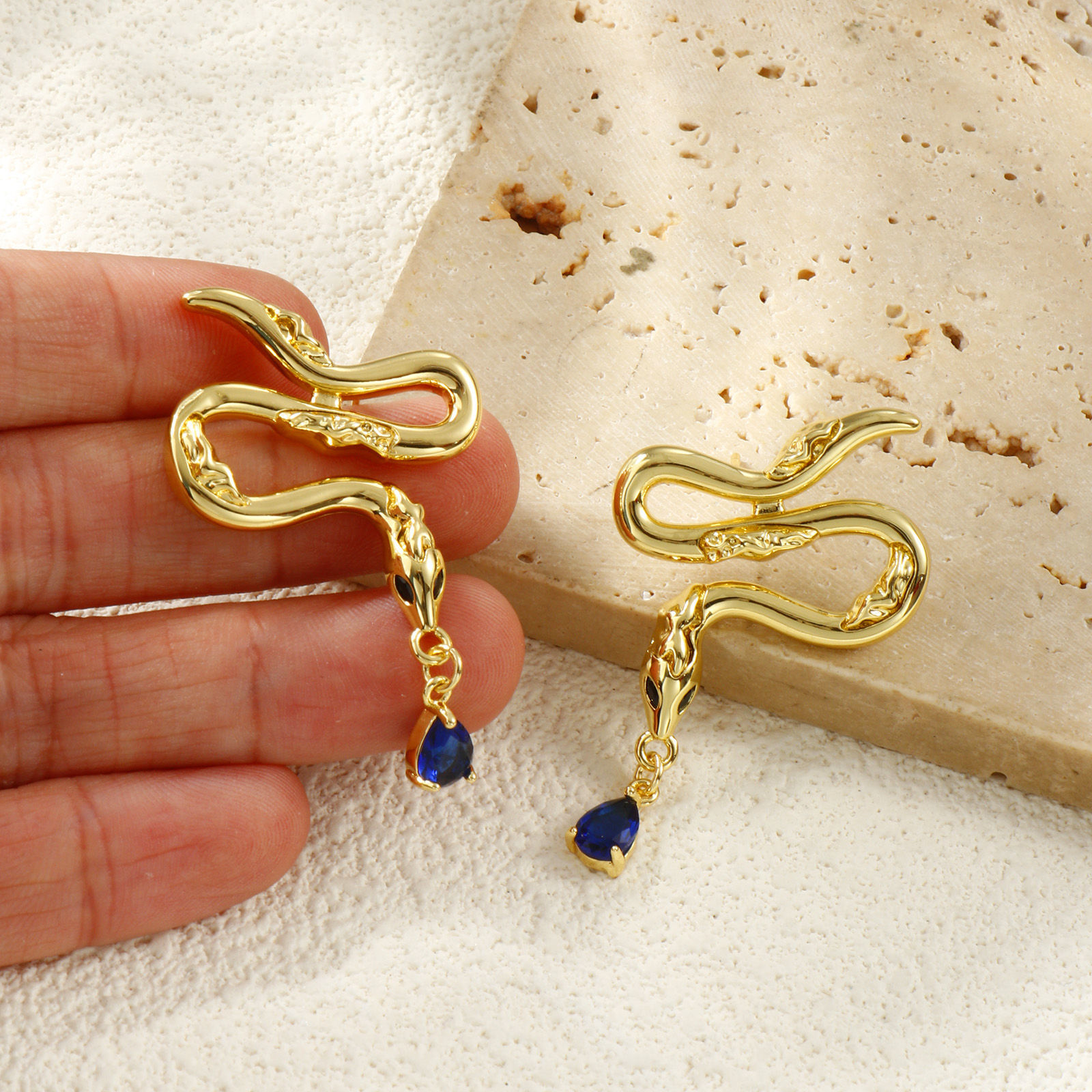 Изображение 1 Pair Eco-friendly Stylish Exquisite 18K Real Gold Plated Brass Snake Animal Ear Post Stud Earrings For Women Gift 3.8cm x 2.7cm, Post/ Wire Size: 0.8mm(20 gauge)
