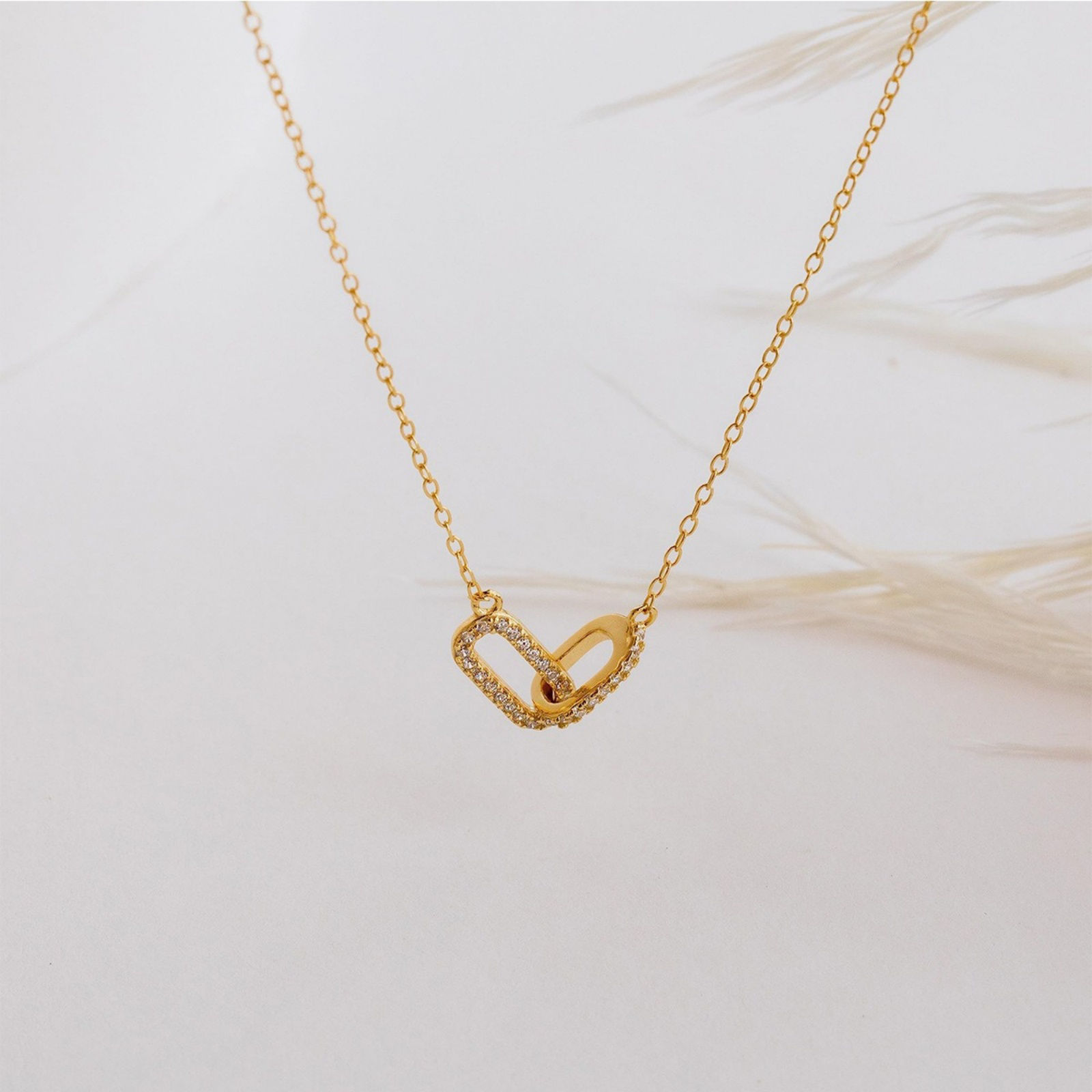 Picture of Wholesale Circle Ring Clear Cubic Zirconia Pendant Charm Necklace, 14K Gold Plated Brass Link Cable Chain, Women's Simple Stylish Gift Jewelry For Retailer, 40cm(15.7") + 5cm(2") long, 1 Piece