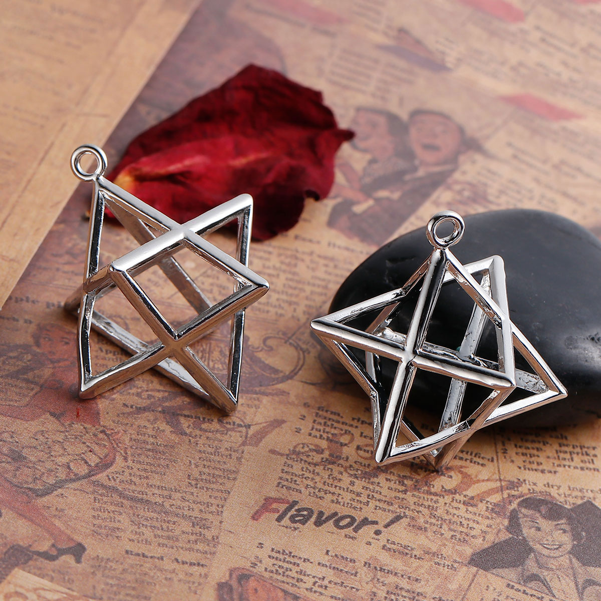 Image de Pendentifs Merkaba Méditation en Laiton Creux Argent Mat 38mm x 28mm, 1 Pièce