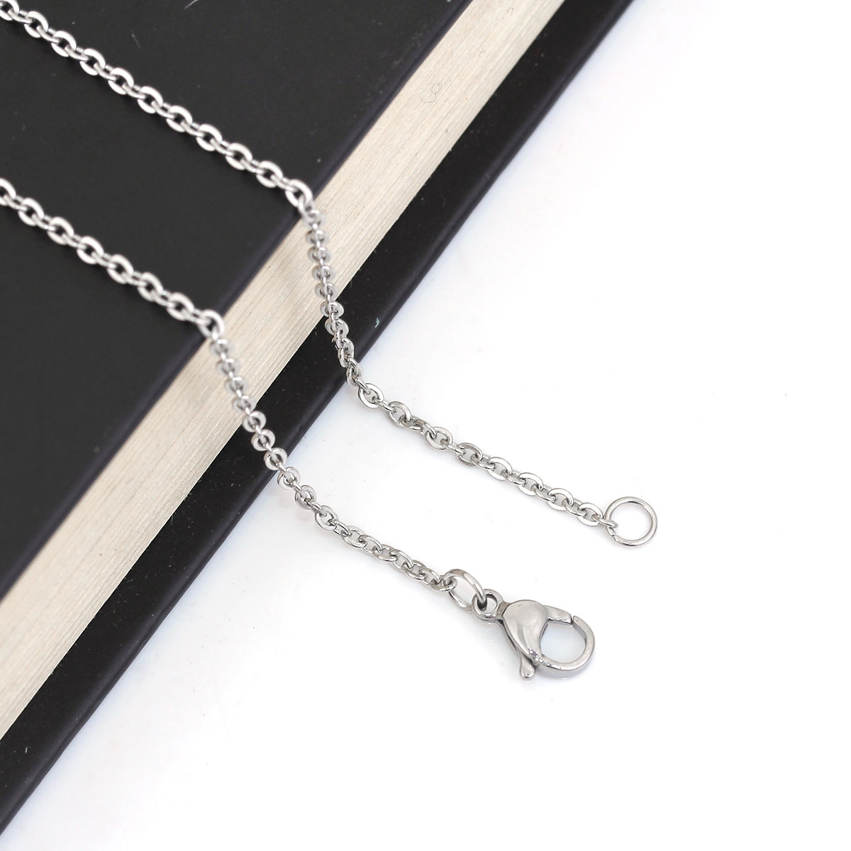 Picture of 304 Stainless Steel Link Cable Chain Necklace Oval Silver Tone 45.5cm(17 7/8") long, Chain Size: 2.2x2mm(1/8"x1/8"), 3 PCs