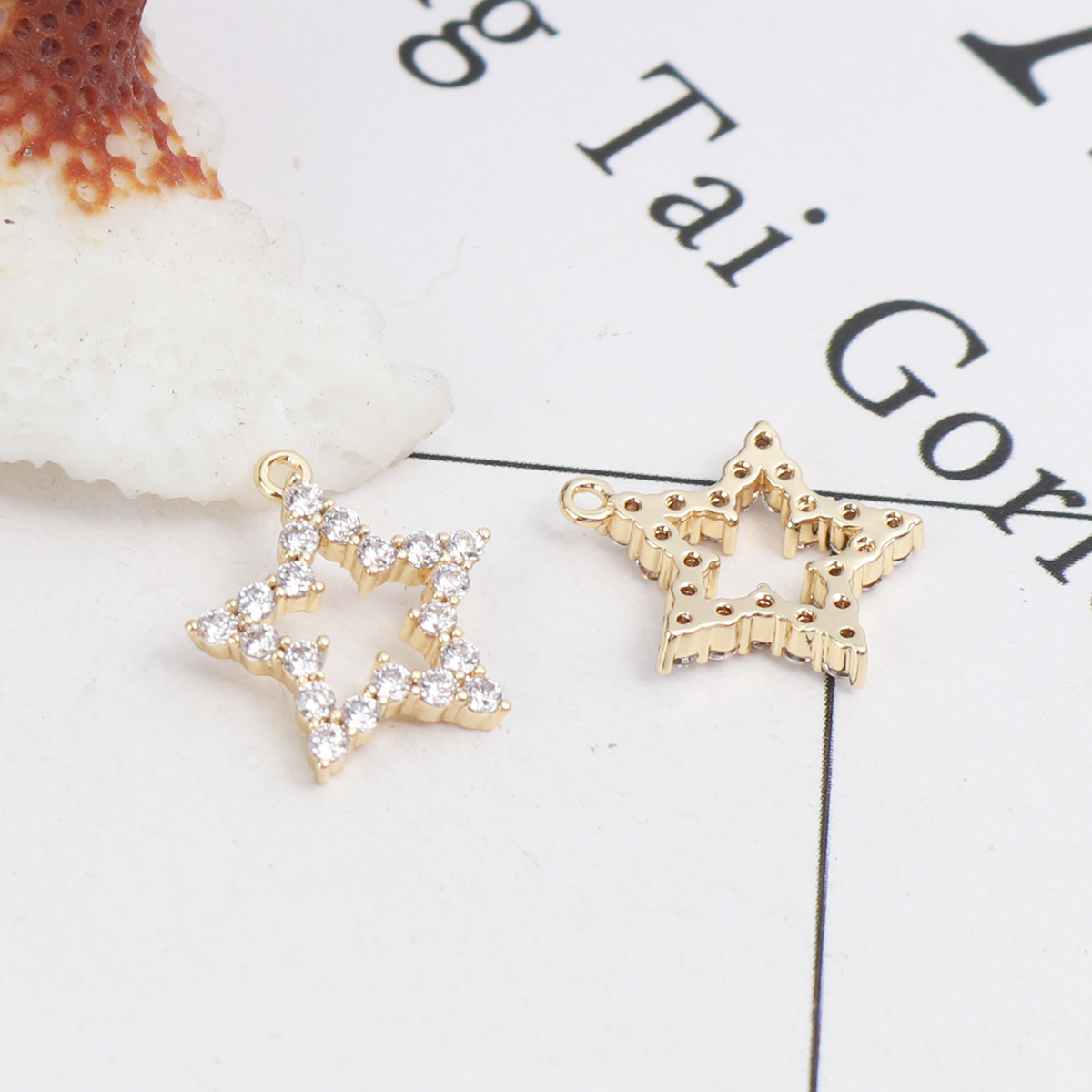 Immagine di Ottone Charms 18K Vero Oro Placcato Stella a Cinque Punte Filigrana Trasparente Strass 13mm x 12mm, 2 Pz