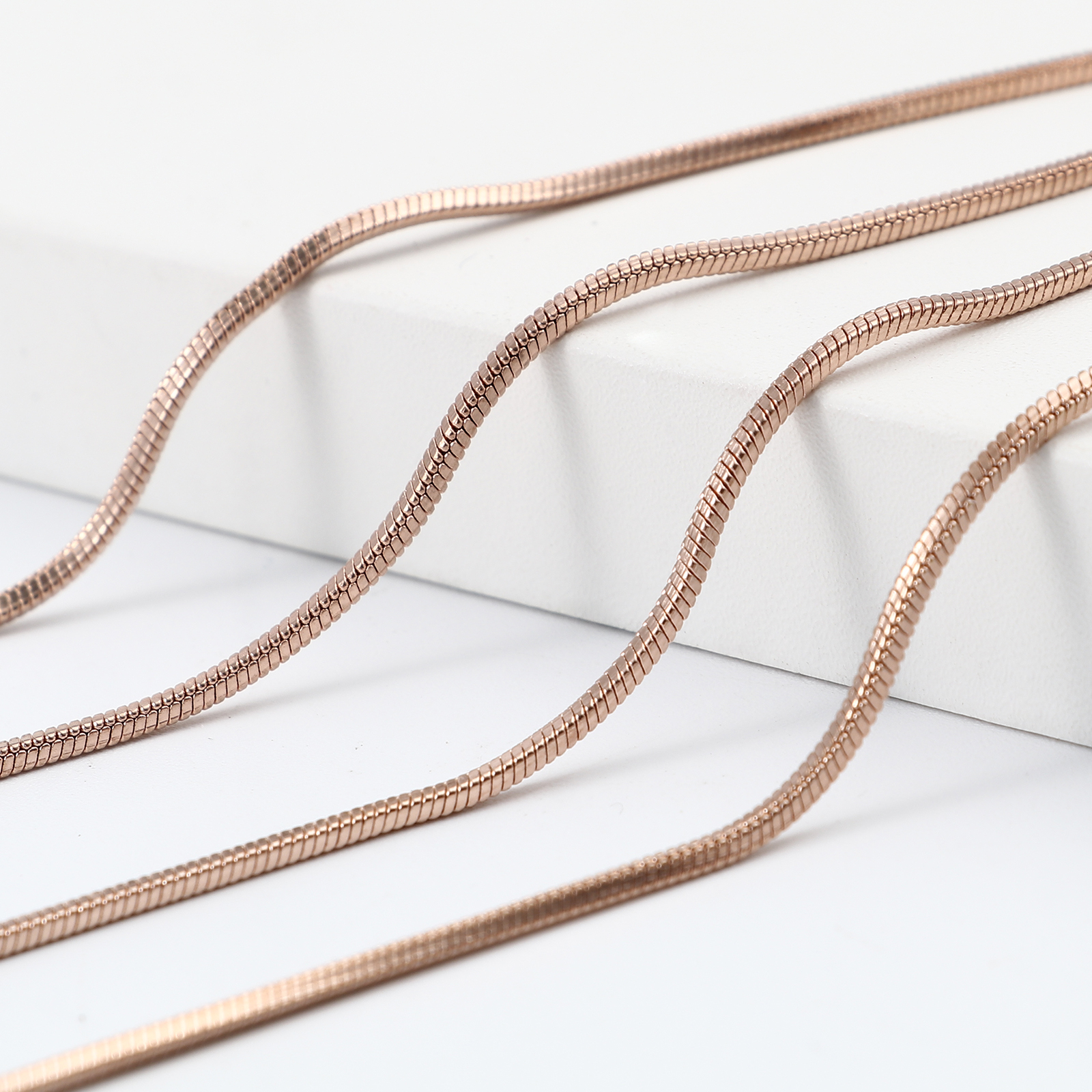 Изображение 1 ШТ вакуумное покрытие 304 Нержавеющая Сталь Браслеты цепь змейка Ожерелья Розово-золотой 50.5см Длина