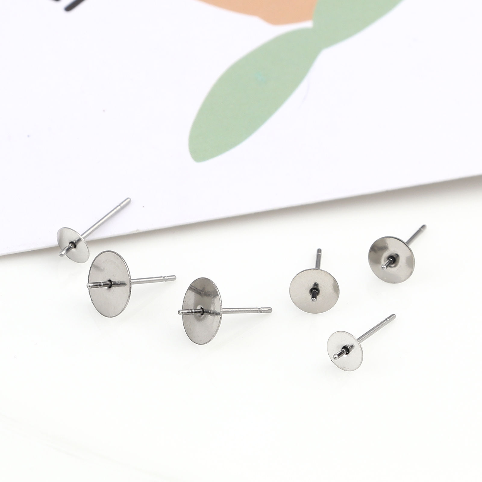 Bild von Edelstahl Ohrring Ohrstecker Rund Silberfarbe 5mm D., Drahtstärke: (21 gauge), 30 Stück