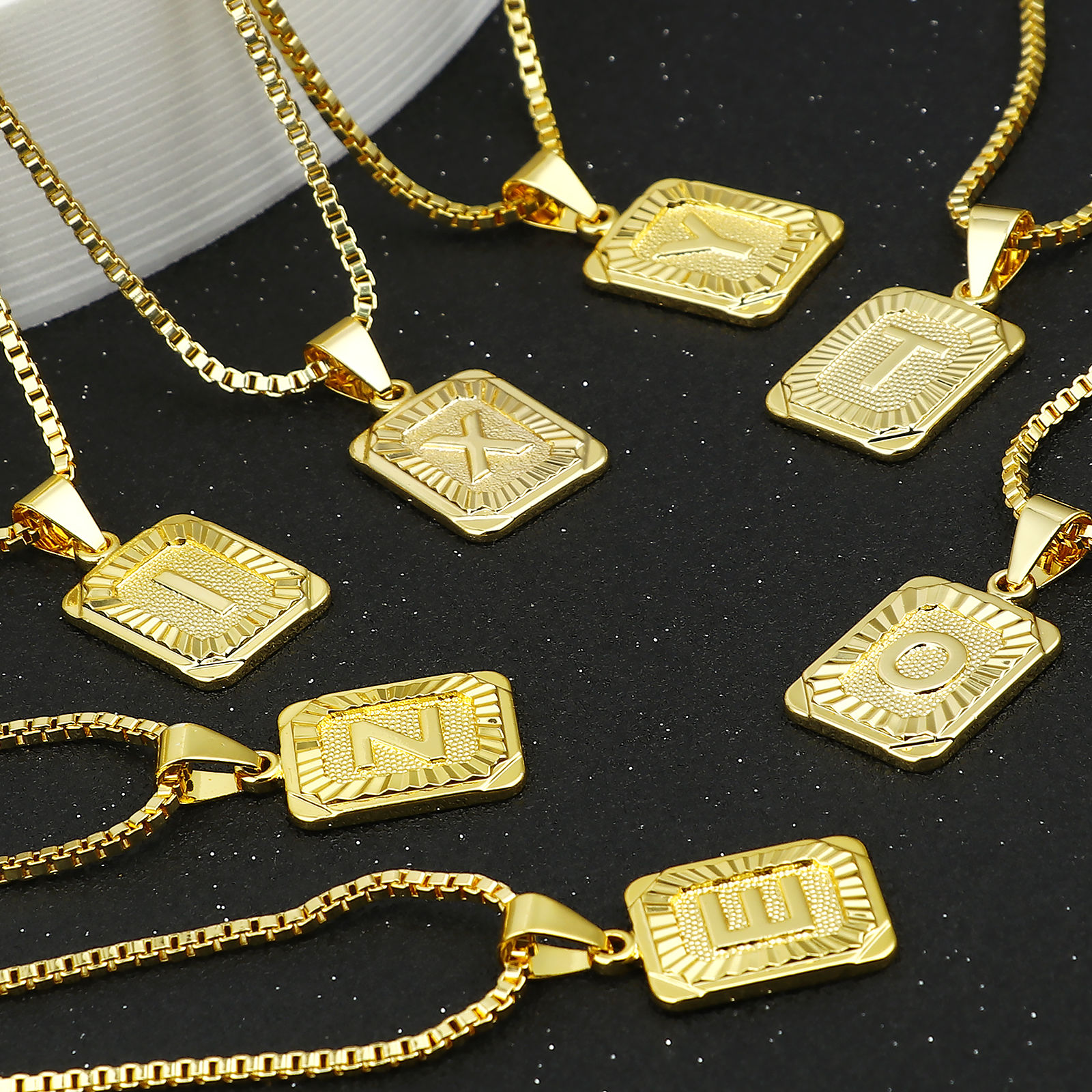 Imagen de Cobre Collares Rectángulo Mayúscula Letra 1 Unidad