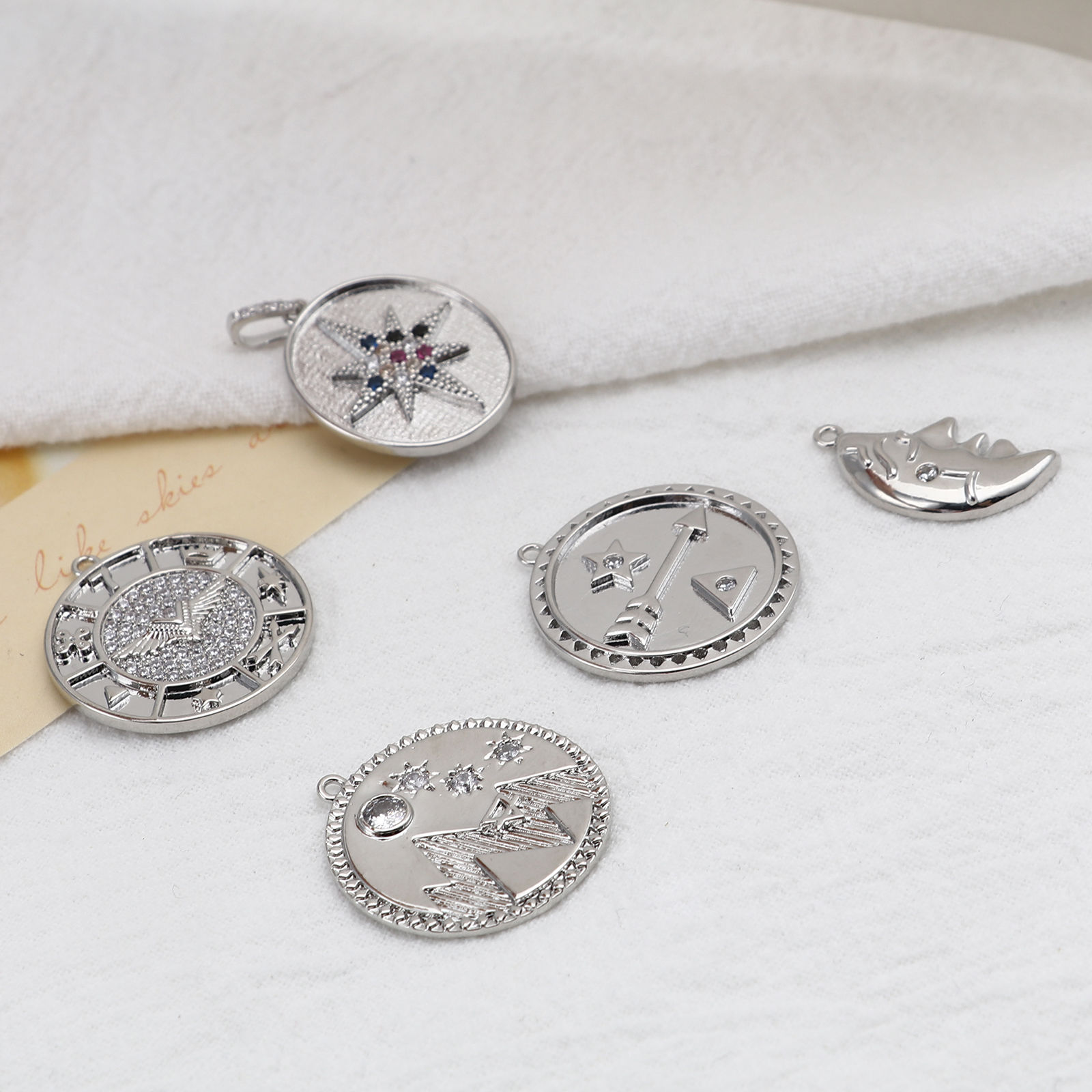 Image de Breloques en Laiton Rond Plaqué Platine Véritable 18K à Strass Transparent 1 Pièce