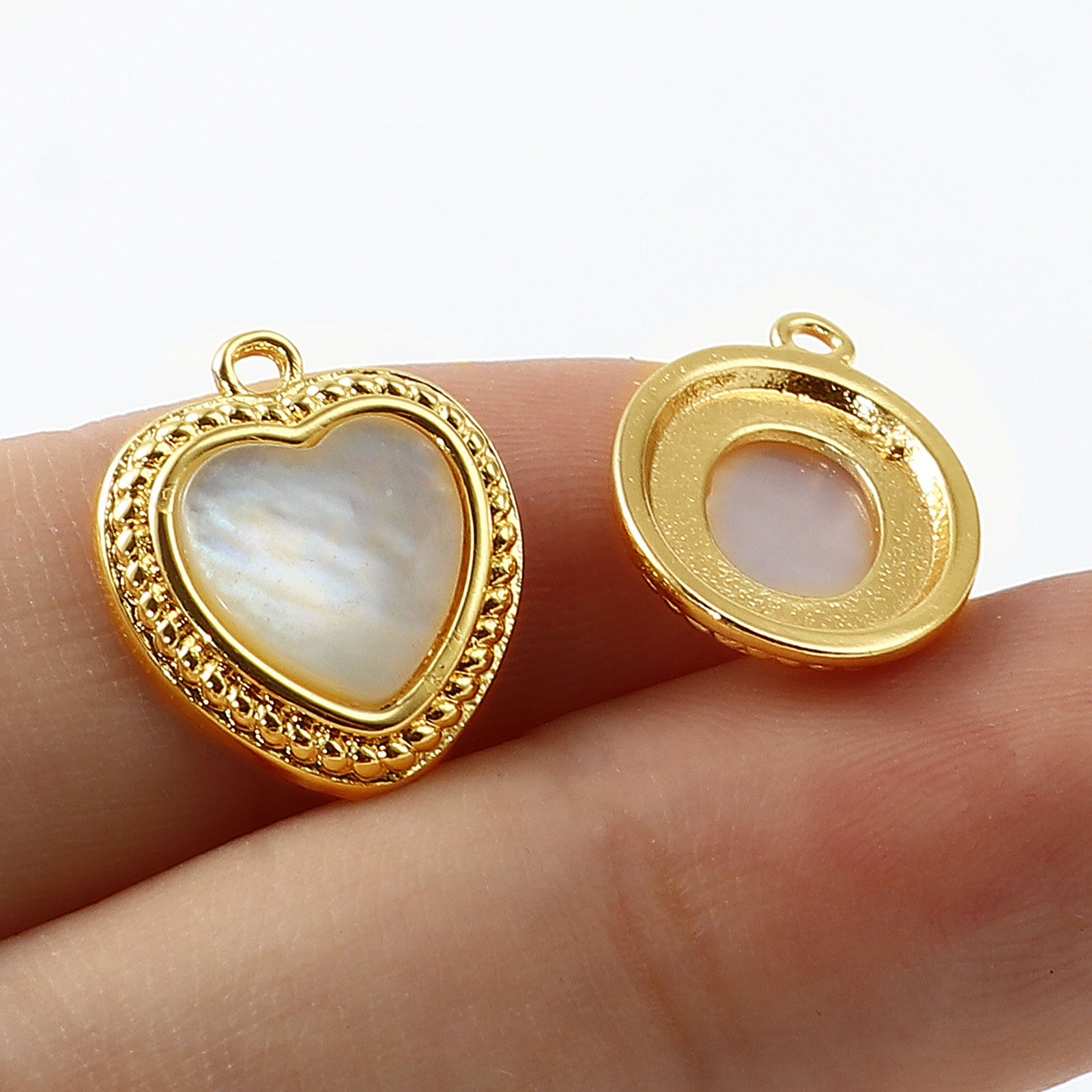 シェル+真鍮 チャーム 18K ゴールドフィルド 白 1 個 の画像