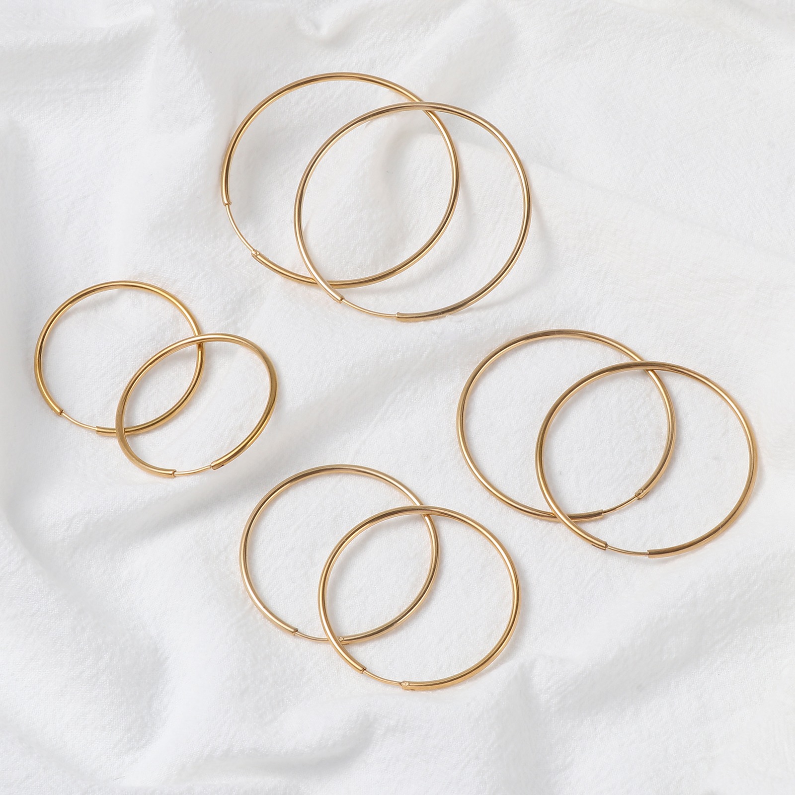 Picture of Stainless Steel Hoop Earrings Gold Plated Circle Ring Post/ Wire Size: (19 gauge), 1 Pair