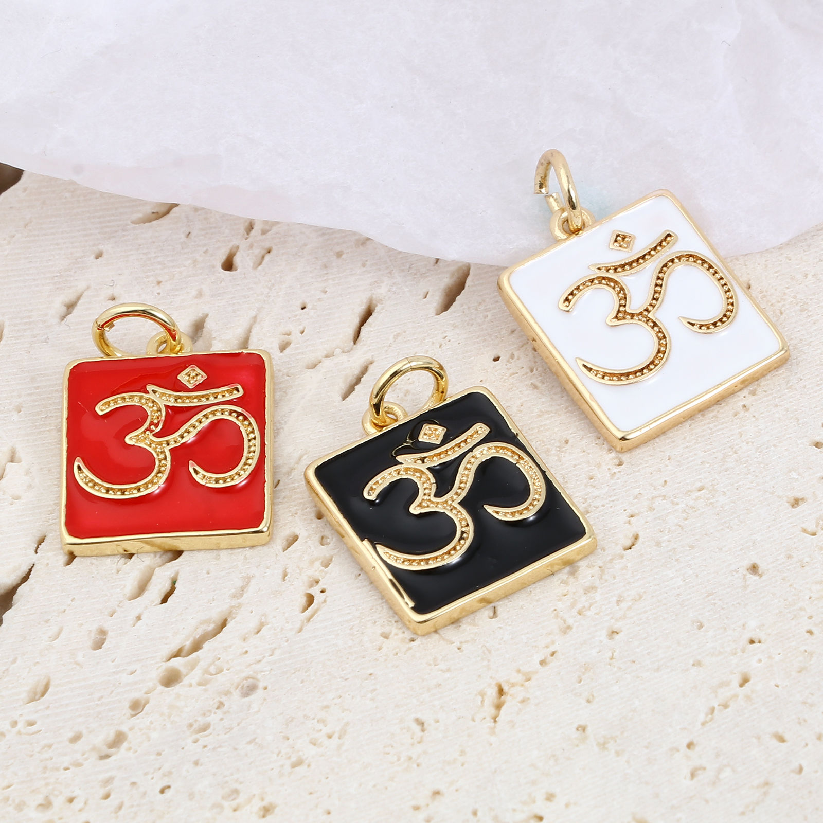 Immagine di Ottone Religione Charms Rettangolo Multicolore Simbolo di OM 2 Pz