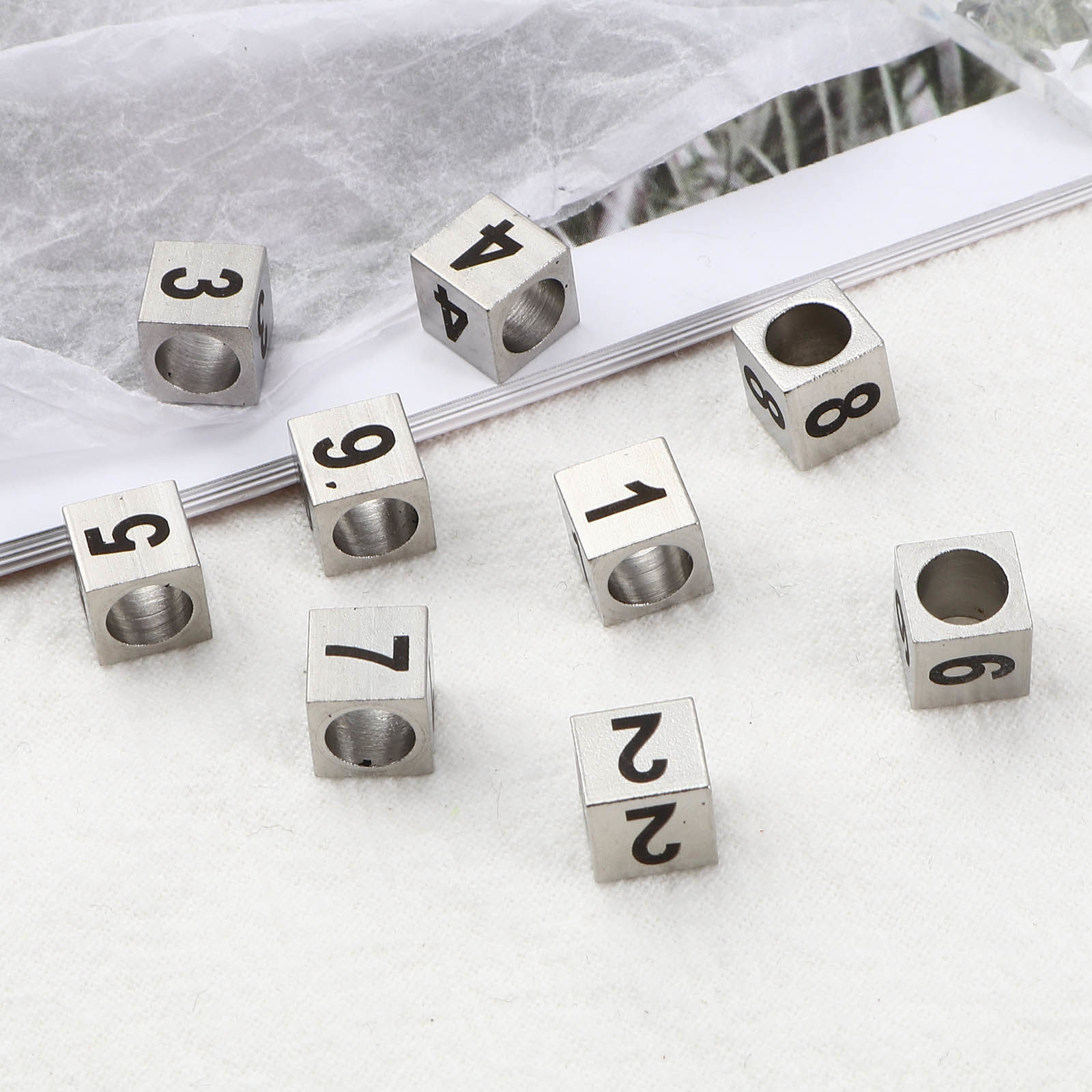 Immagine di Acciaio Inossidabile Perline Quadrato Tono Argento Nero Numero 7mm x 7mm, Buco: Circa 5.1mm, 1 Pz