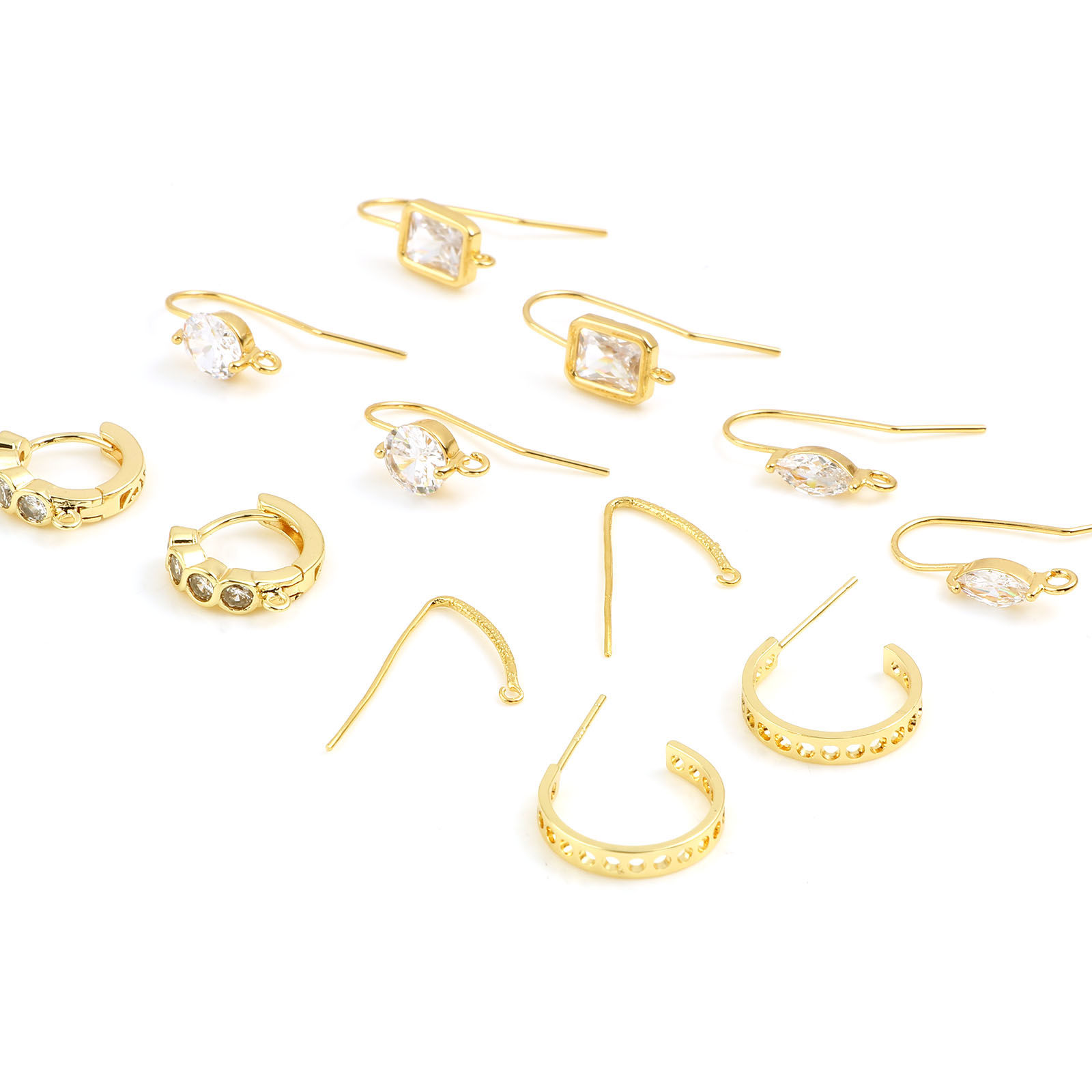 Imagen de Latón Gancho para la oreja 18K Oro Real Chapado W/ Lazo Post/ Wire Size: (21 gauge), 2 Unidades