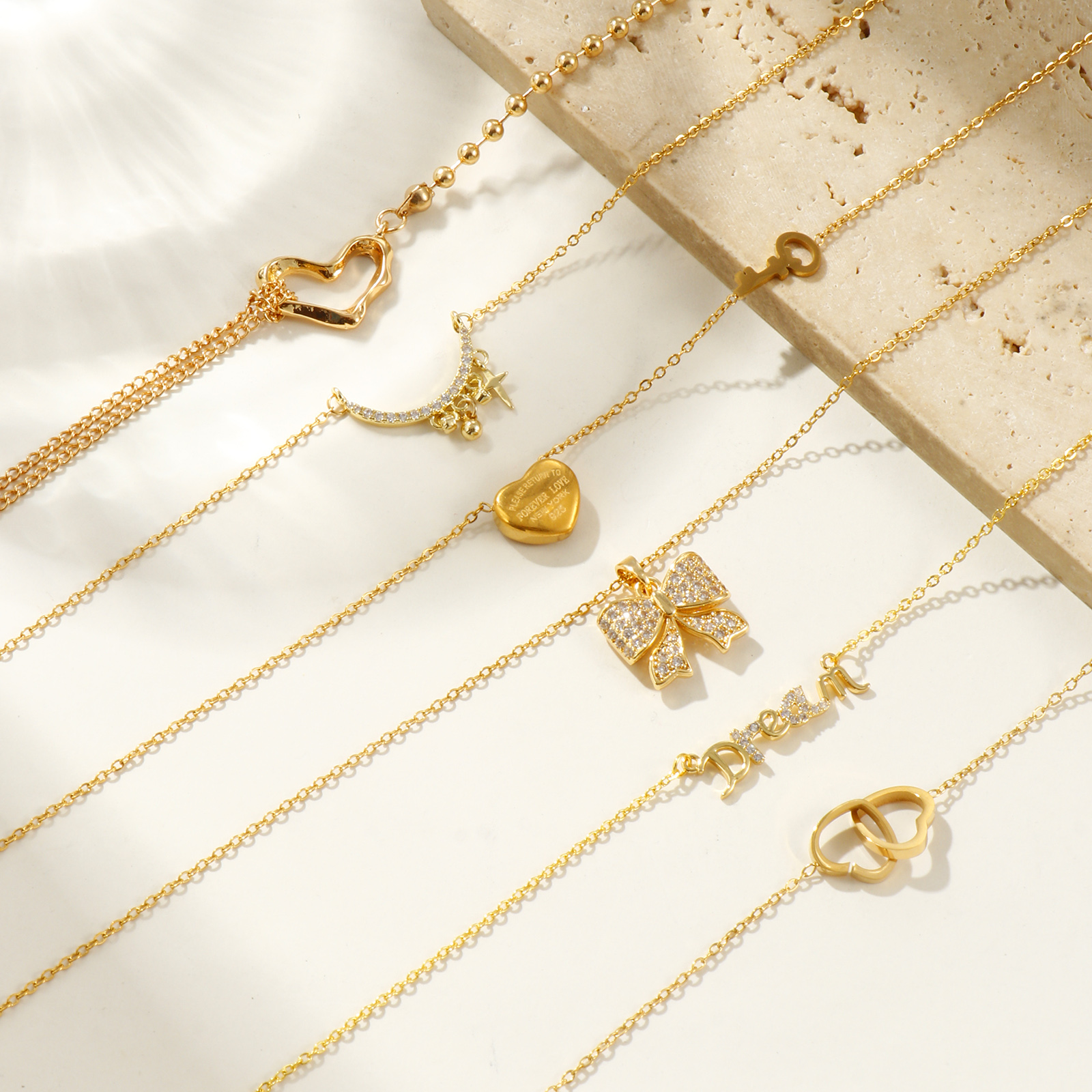 Image de Collier à Breloques En Gros Multicolore en Acier Inoxydable, Cœur Lune aux Femmes Élégant Style Ins Cadeau Bijoux pour Détaillants 1 Pièce