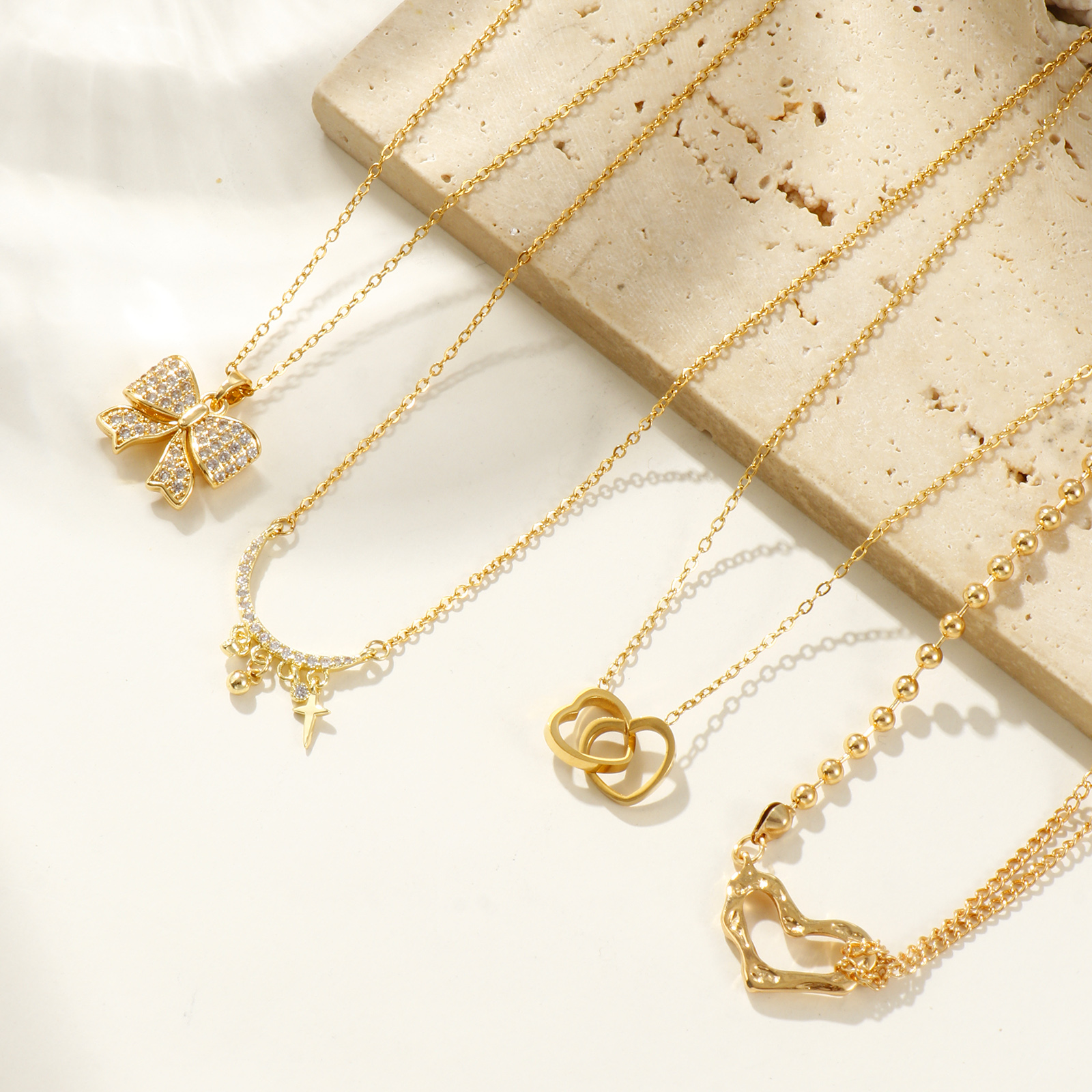 Image de Collier à Breloques En Gros Multicolore en Acier Inoxydable, Cœur Lune aux Femmes Élégant Style Ins Cadeau Bijoux pour Détaillants 1 Pièce