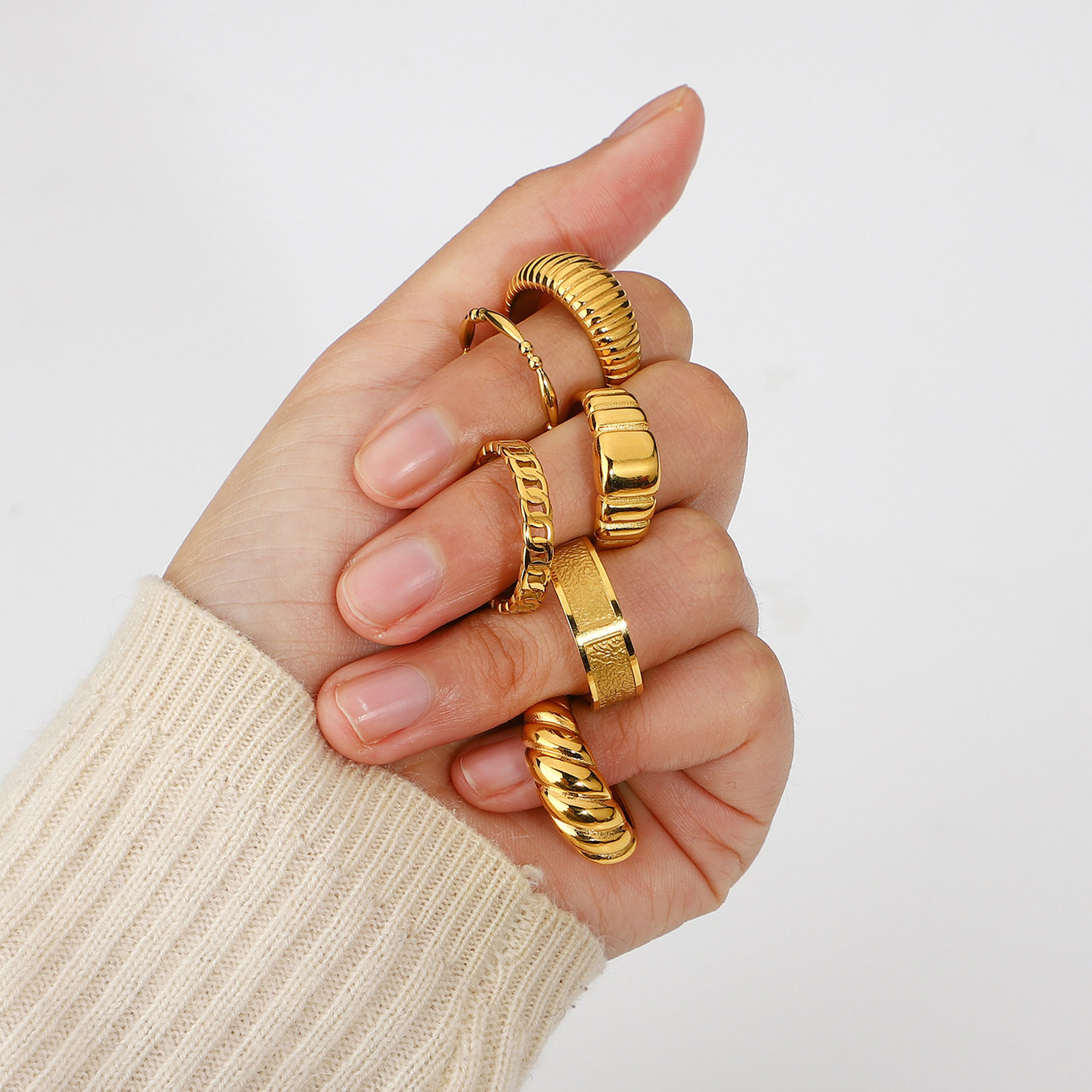 Bild von Umweltfreundlich Einfach und lässig Ins Stil 18K Gold plattiert 304 Edelstahl Uneinstellbar Ring Für Frauen 1 Stück