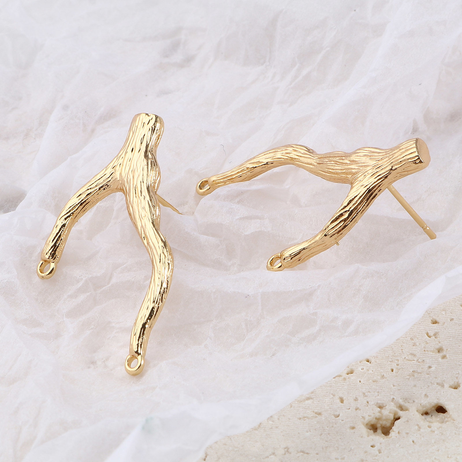 Bild von Messing Ohrring Ohrstecker 18K Echtgold plattiert Zweig 2 Stück