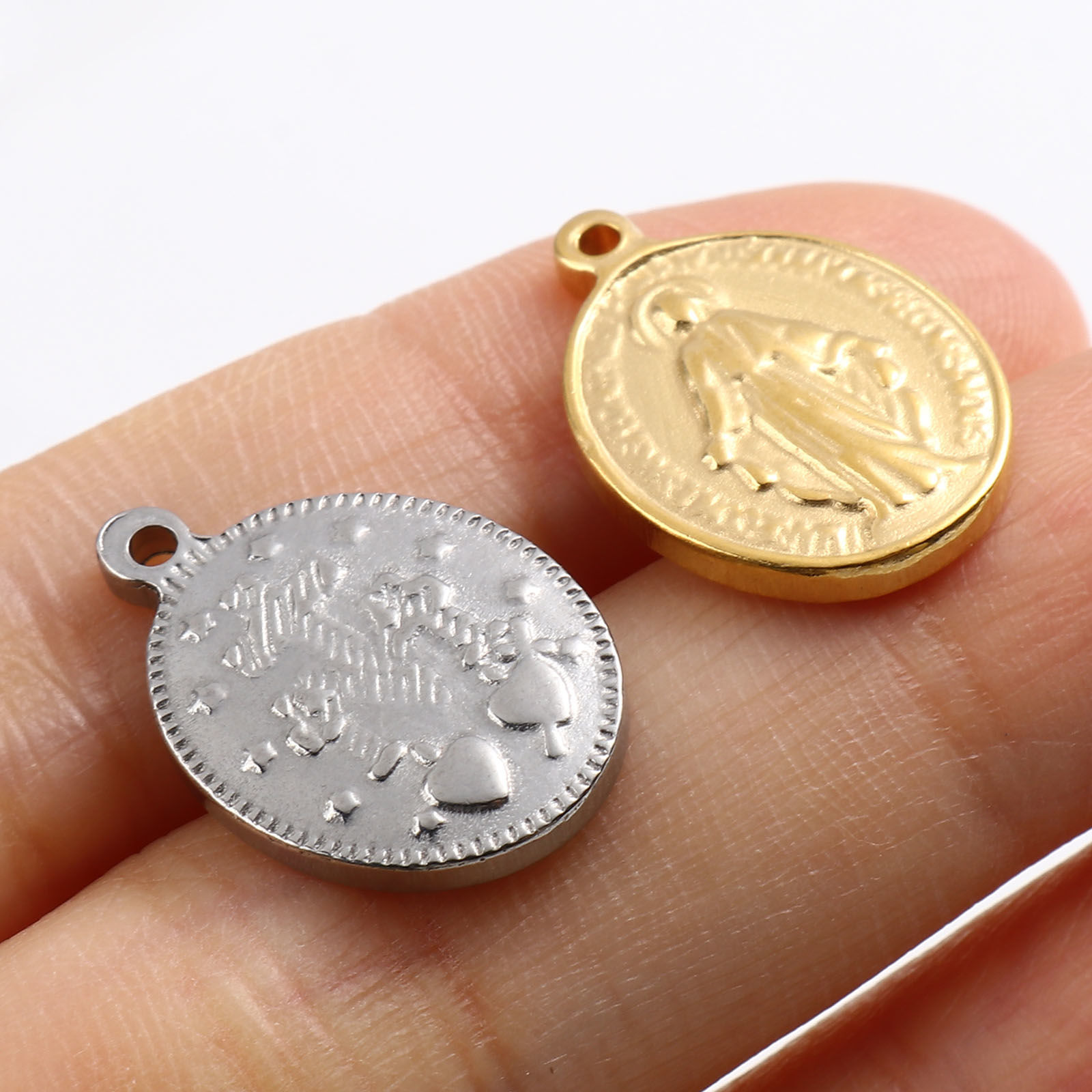 Picture of Stainless Steel Religious Charms Oval Multicolor Jesus 19mm x 13mm, 1 Piece