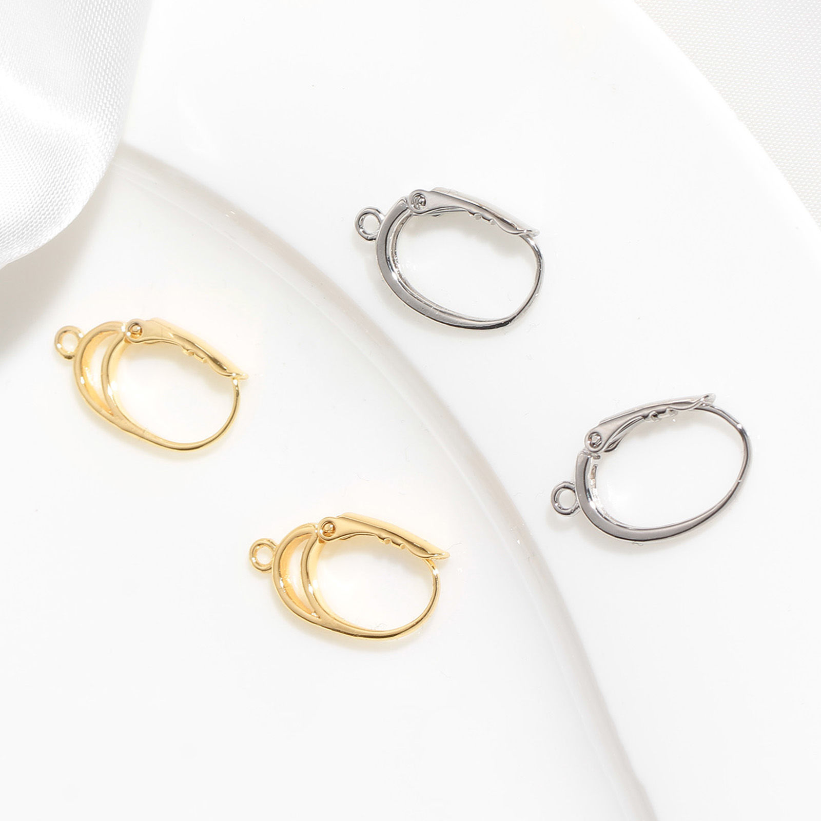 Picture of Brass Lever Back Clips Earrings Real Gold Plated W/ Loop 20mm x 11mm, Post/ Wire Size: (18 gauge), 2 PCs