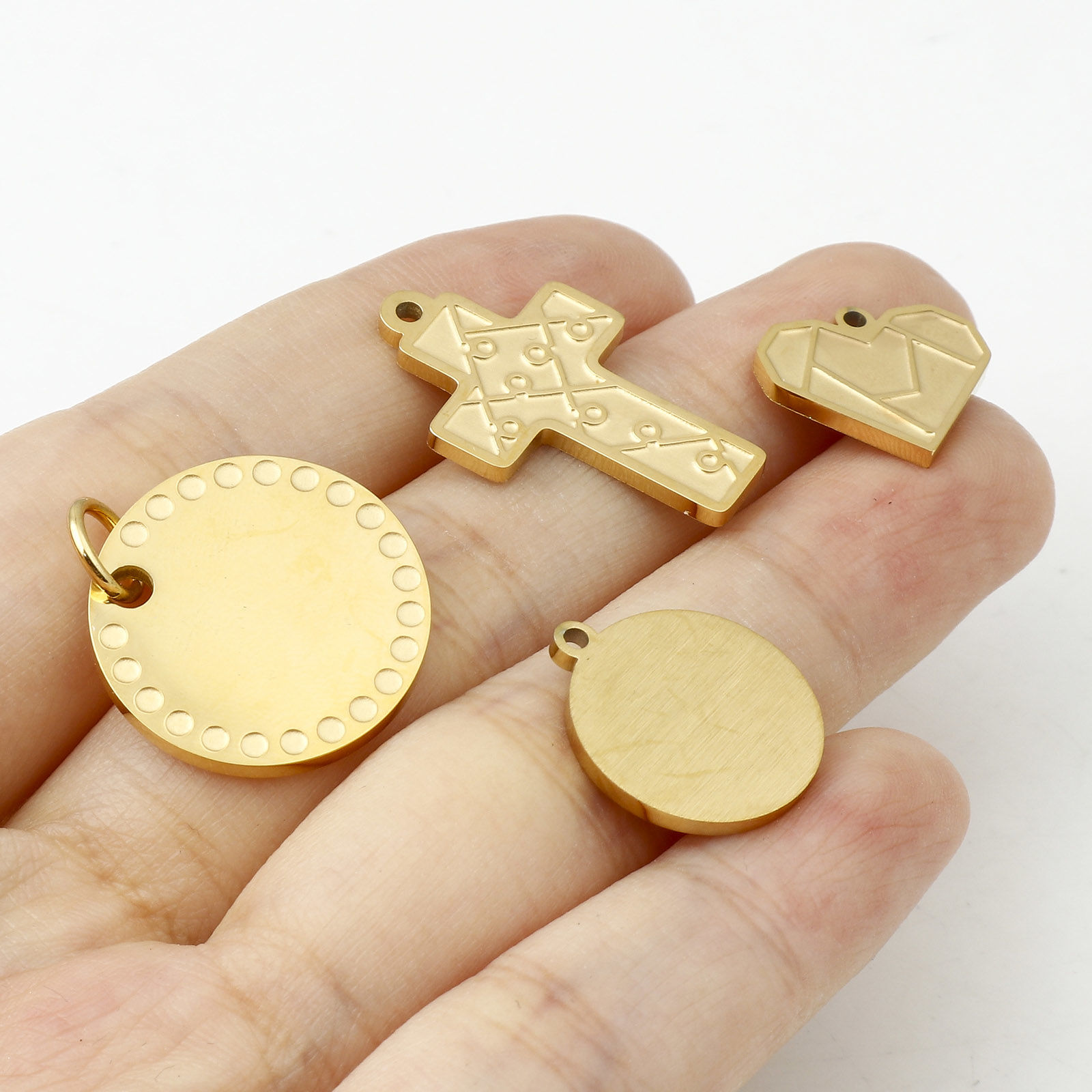 Imagen de 304 Acero Inoxidable Colgantes Charms Cruz Chapado en Oro Corazón 1 Unidad