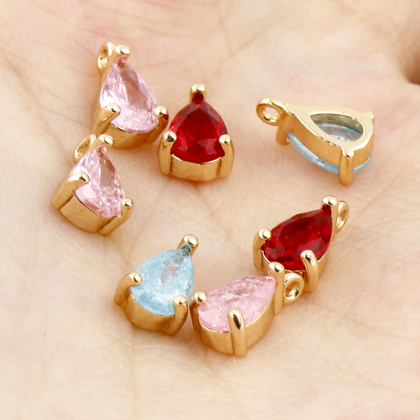 Immagine di Ottone Charms Goccia Vero Oro Placcato Multicolore Cubic Zirconiae 9mm x 6mm, 5 Pz