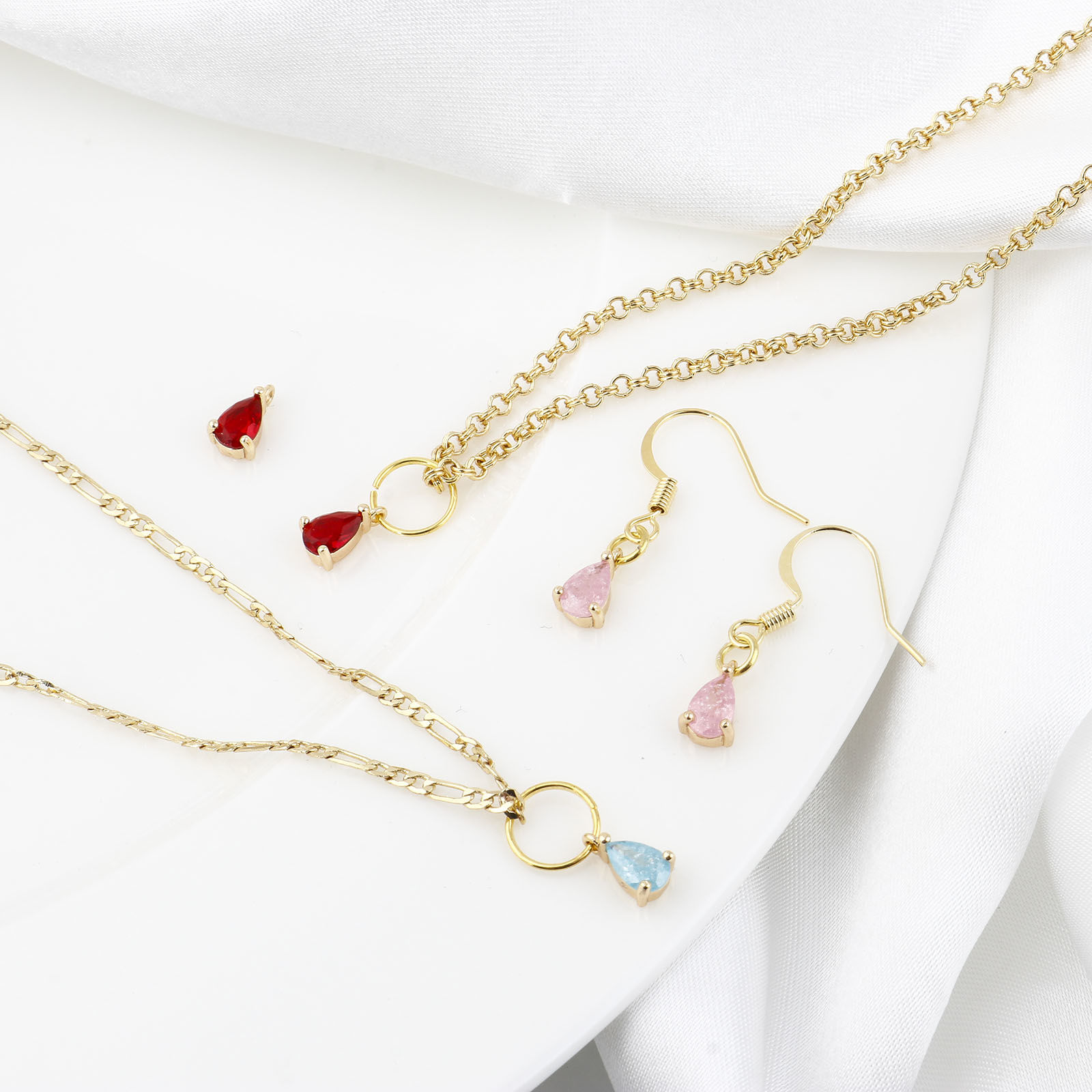 Immagine di Ottone Charms Goccia Vero Oro Placcato Multicolore Cubic Zirconiae 9mm x 6mm, 5 Pz