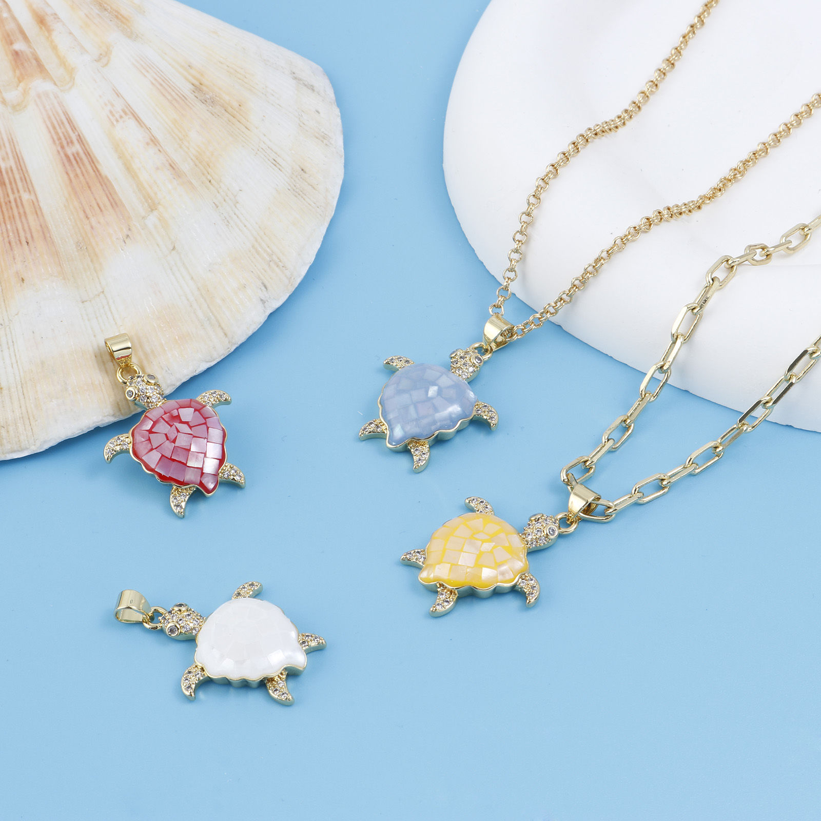 Imagen de Concha + Cobre Joyería del océano Colgantes 18k Chapado en Oro Multicolor Tortuga Marina 3D Claro Circón Artificial 3.1cm x 2.1cm, 1 Unidad