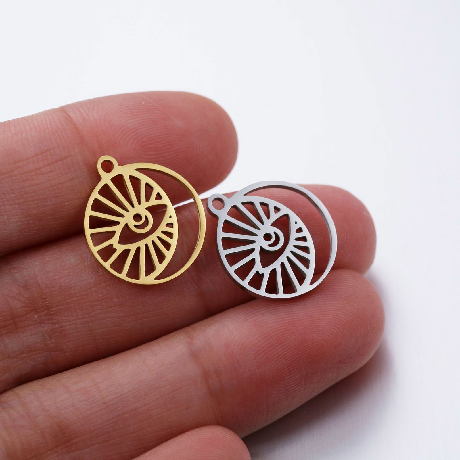 Image de Breloques en Acier Inoxydable Galaxie Demi Lune Multicolore Oeil de la Providence/ Oeil Qui Voit Tout Creux 17mm x 15mm , 2 Pcs