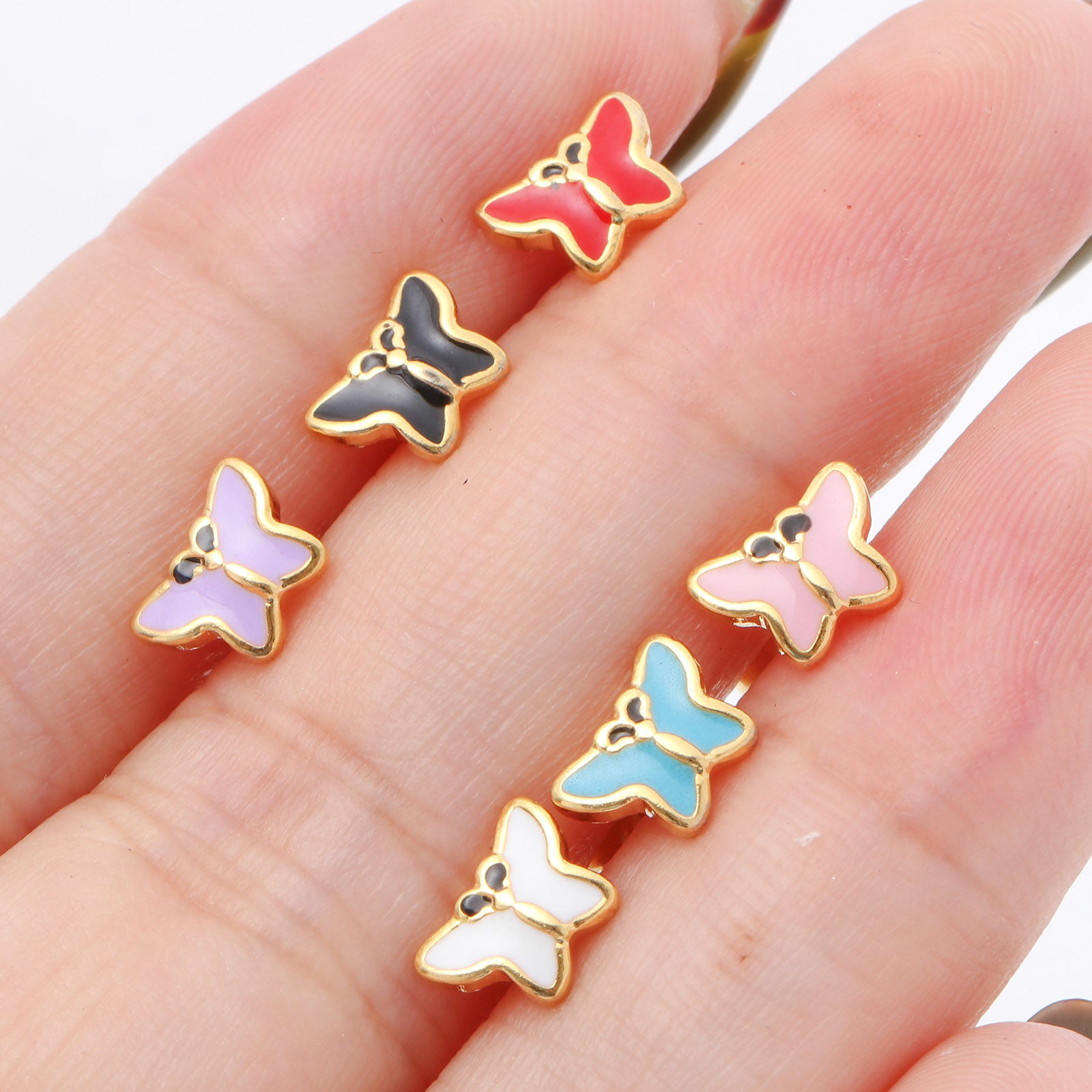 316ステンレス鋼 昆虫 ピアスイヤリング 金メッキ 多色 蝶 バタフライ エナメル 7.4mm x 5.5mm、ワイヤーサイズ: （21号）、1 ペア の画像
