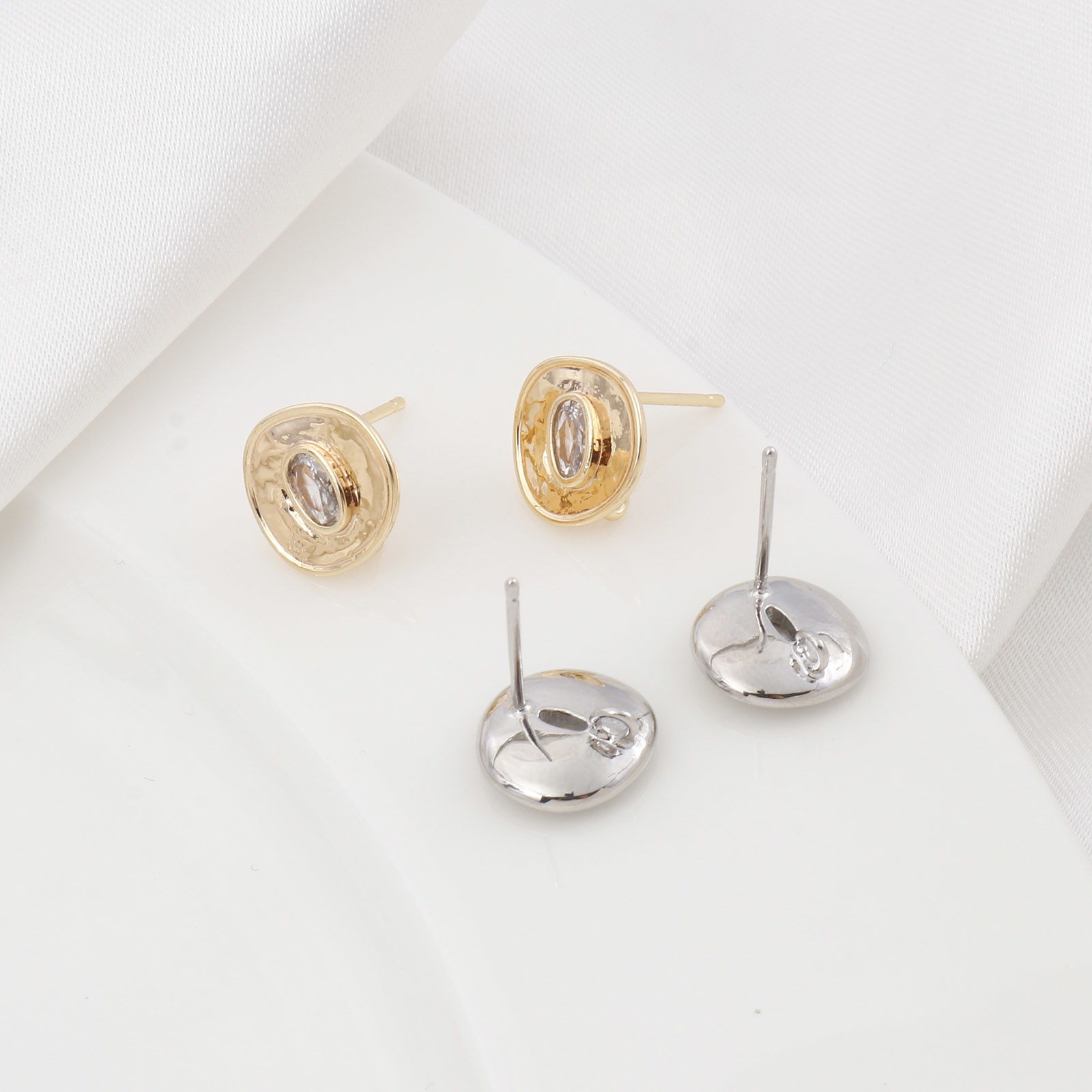 Bild von Messing Ohrring Ohrstecker Echtgold plattiert Geometrie Message " Mit Öse " 2 Stück