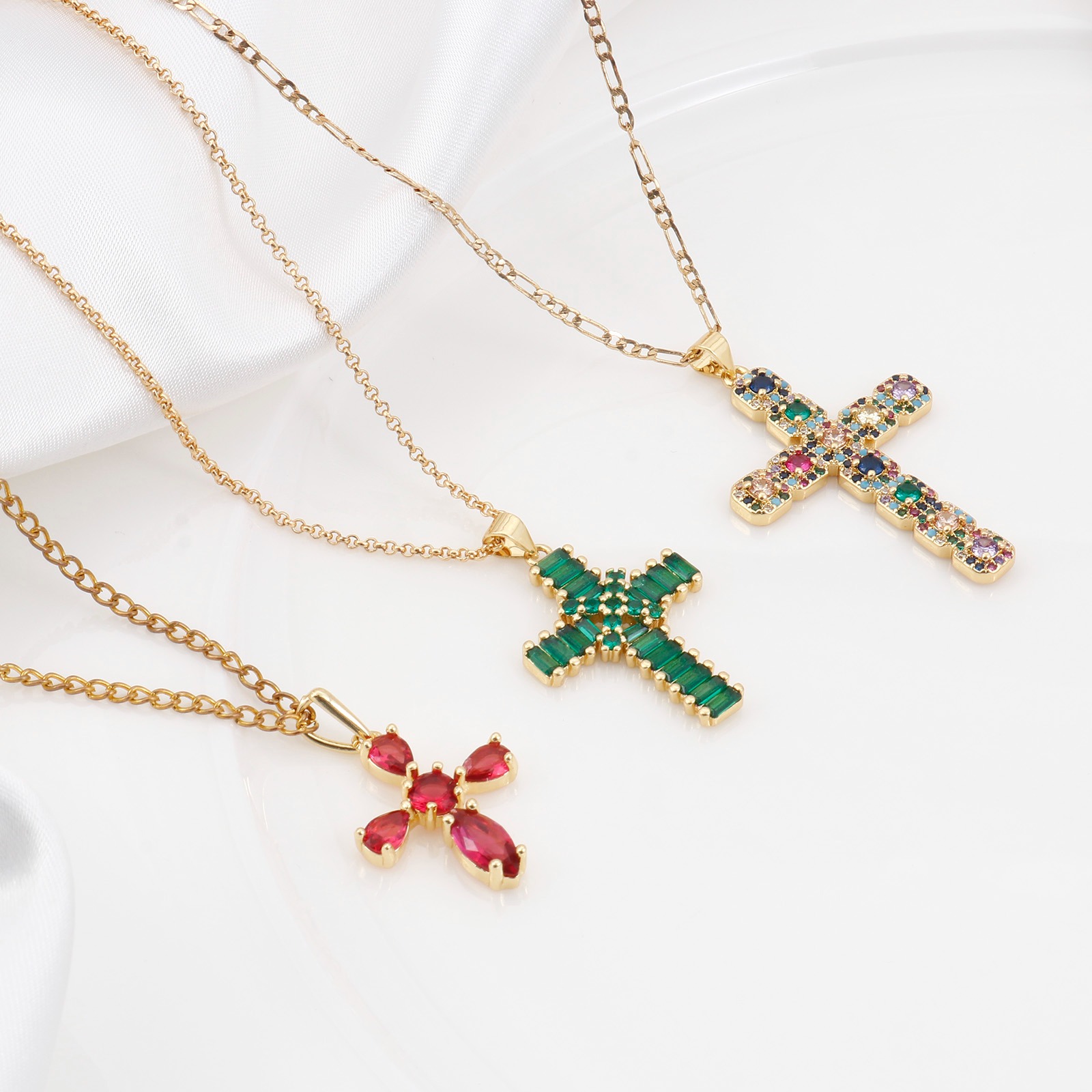Bild von Messing Religiös Anhänger Vergoldet Kreuz Micro Pave Bunt Kubischer Zirkon 1 Stück