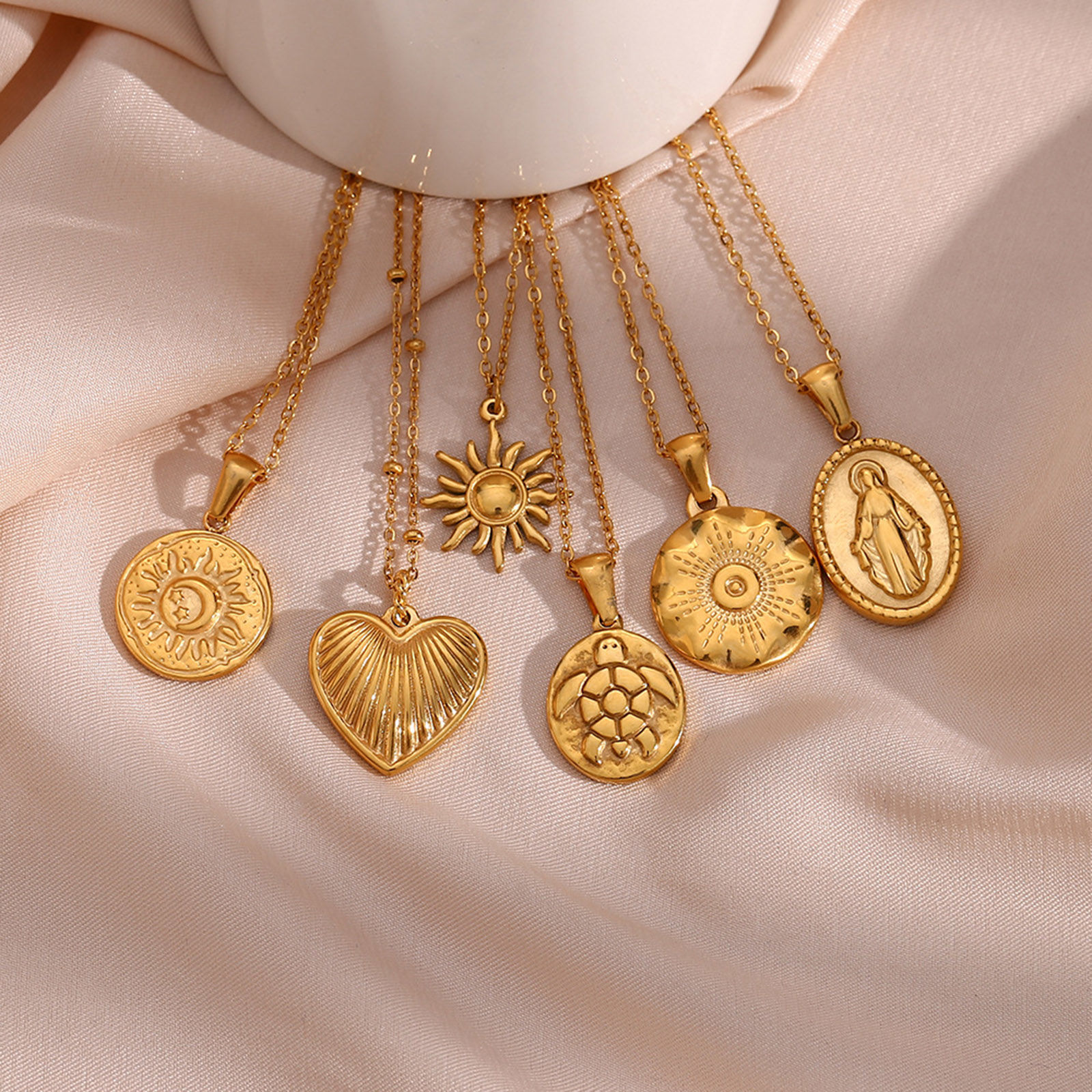 Imagen de 304 Acero Inoxidable Estilo Ins Collares Chapado en Oro Corazón Sol 40cm longitud, 1 Unidad