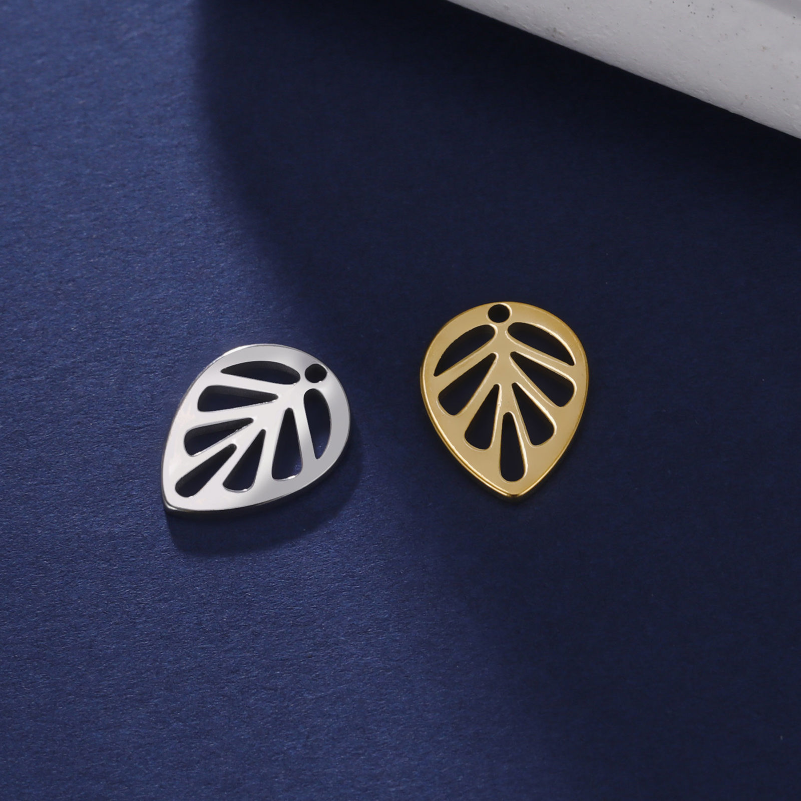 Picture of 304 Stainless Steel Charms Multicolor Leaf 10mm x 13mm