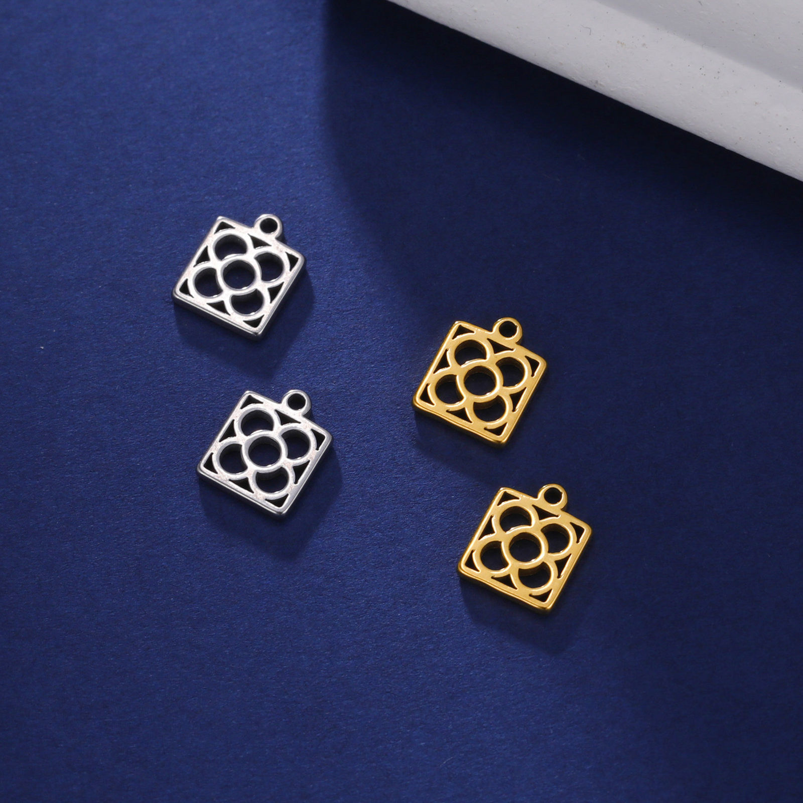 304ステンレス鋼 チャーム フラワー 花 多色 8mm x 10mm、 2 個 の画像