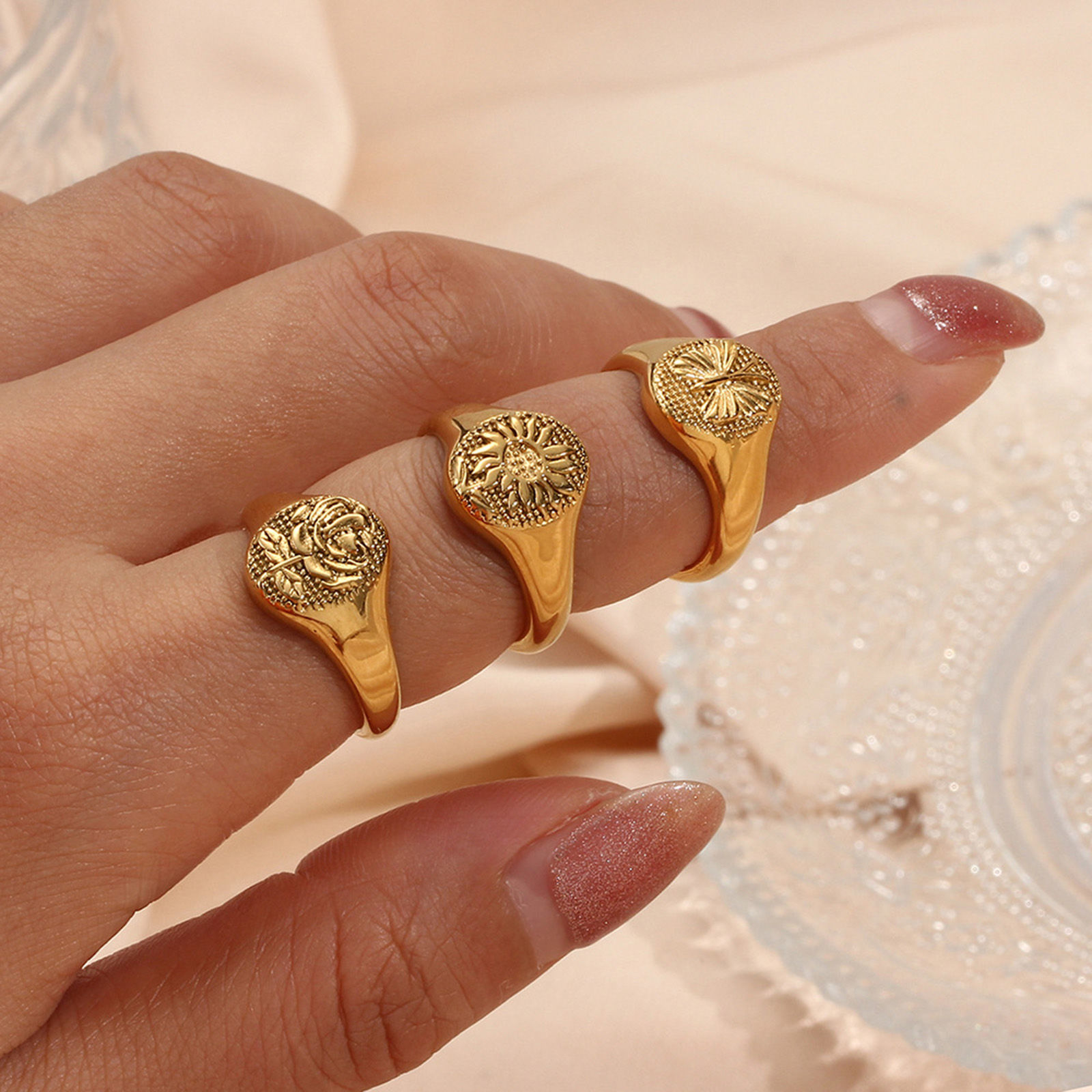 Picture of Eco-friendly Simple & Casual Retro 18K Real Gold Plated 304 Stainless Steel Unadjustable Oval Rose Flower Rings Unisex