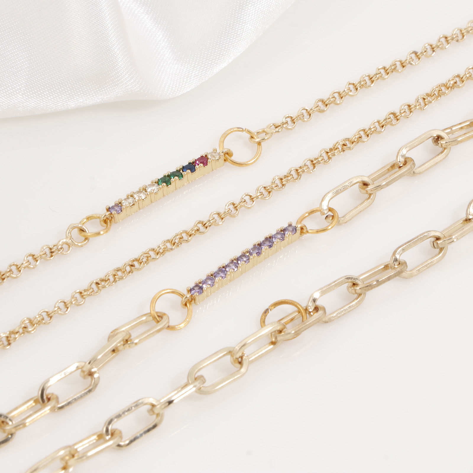 真鍮 コネクター ペンダント チャーム 金メッキ ストライプ マイクロパヴェ 多色ジルコン 24mm x 2mm、 1 個 の画像