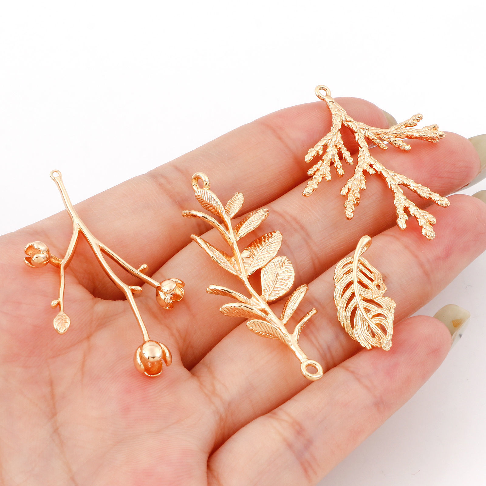 Bild von Messing Anhänger 18K Echtgold plattiert Blumen Blätter 3D 2 Stück