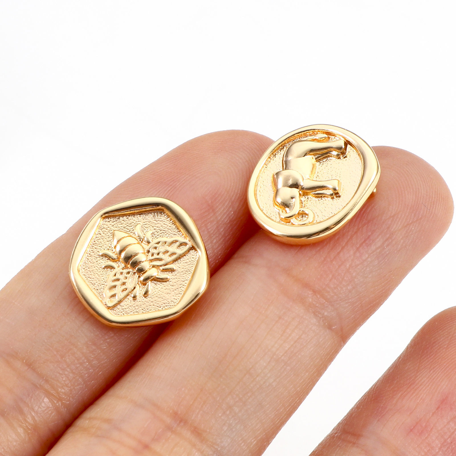 Bild von Messing Ohrring Ohrstecker 18K Echtgold plattiert Elefant Insekt Message " Mit Öse " 14mm x 14mm, Drahtstärke: (20 gauge), 2 Stück