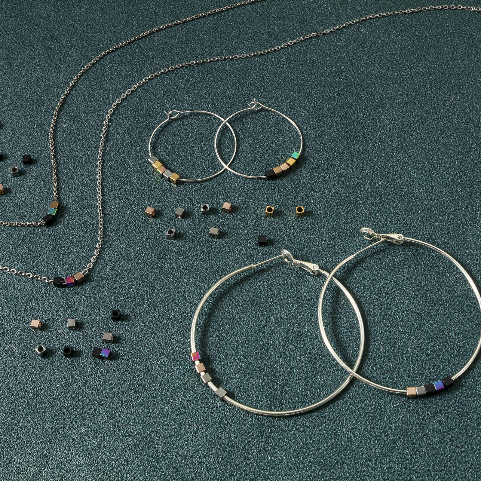 Imagen de Enchapado al Vacío Ecológico 304 Acero Inoxidable Cuentas para la Fabricación de Joyas con Dijes de Bricolaje Cubo Multicolor 2.5mm x 2.5mm, Agujero: Aprox 1.5mm, 10 Unidades