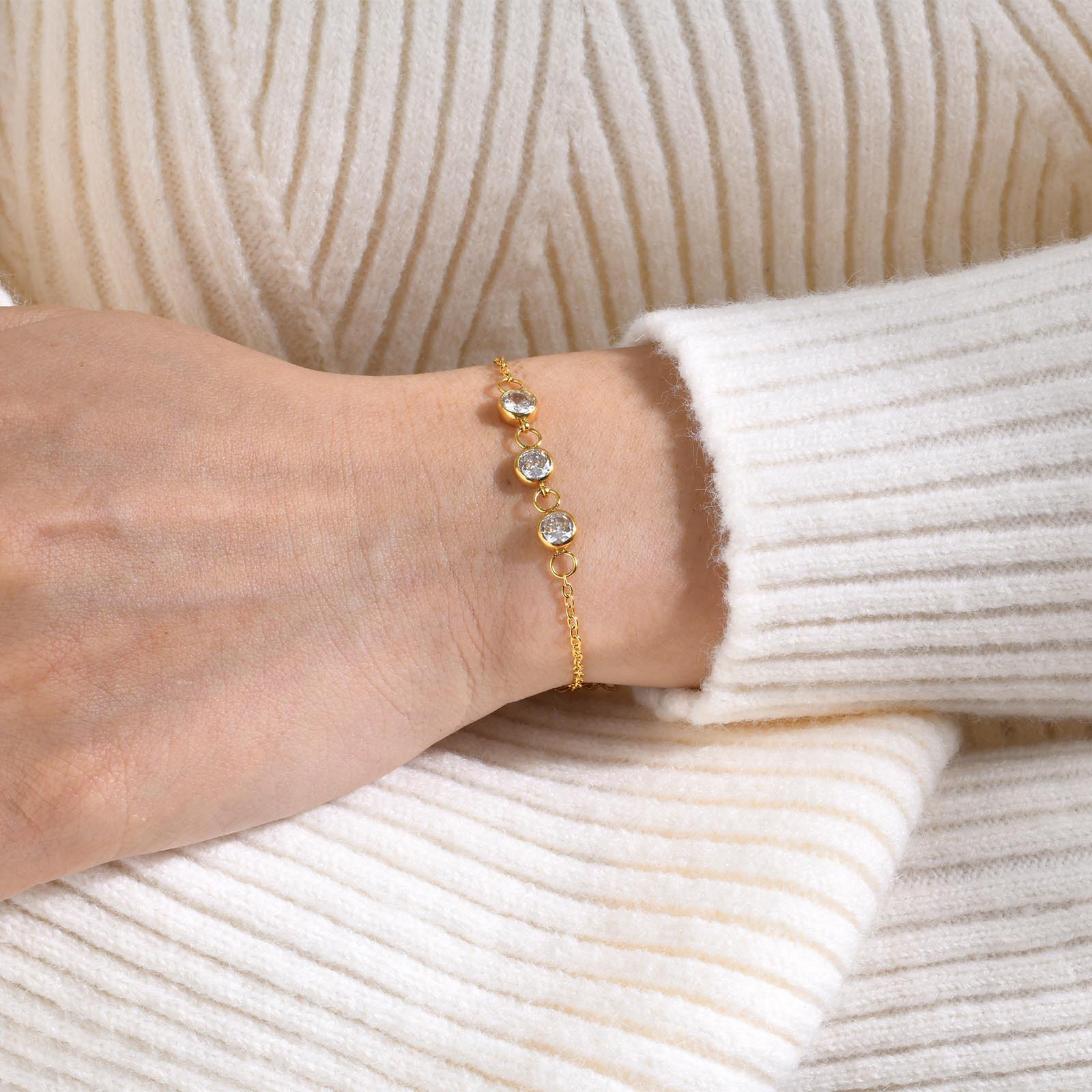 Bild von Umweltfreundliche Vakuumbeschichtung Einfach und lässig Exquisit 18K Vergoldet 304 Edelstahl & Zirkon Schmuckkette Kette Armband Für Frauen Party 1 Strang