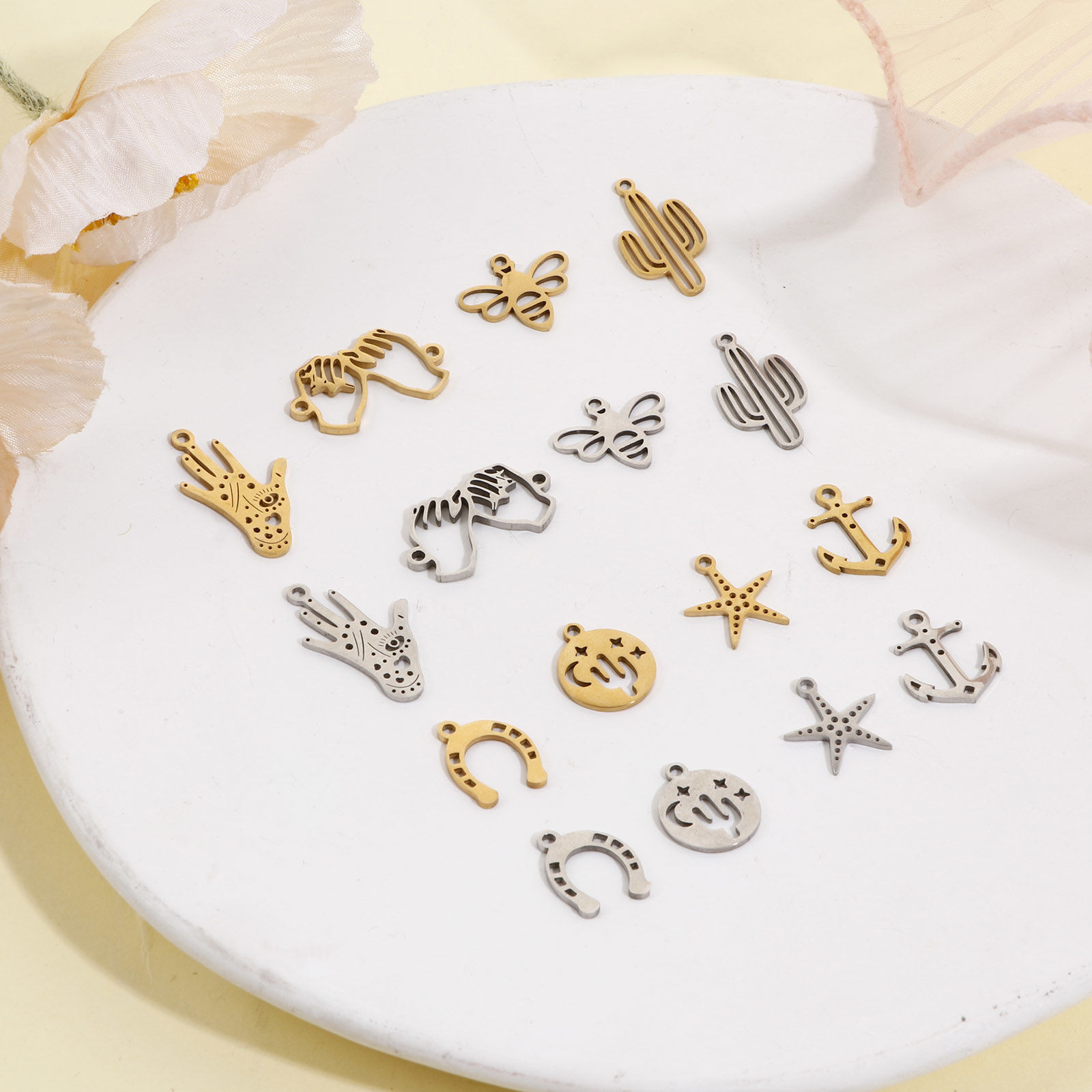 Immagine di 201 Acciaio Inossidabile Charms Cactus Multicolore Mano Simbolo di Hamsa Filigrana 3 Pz