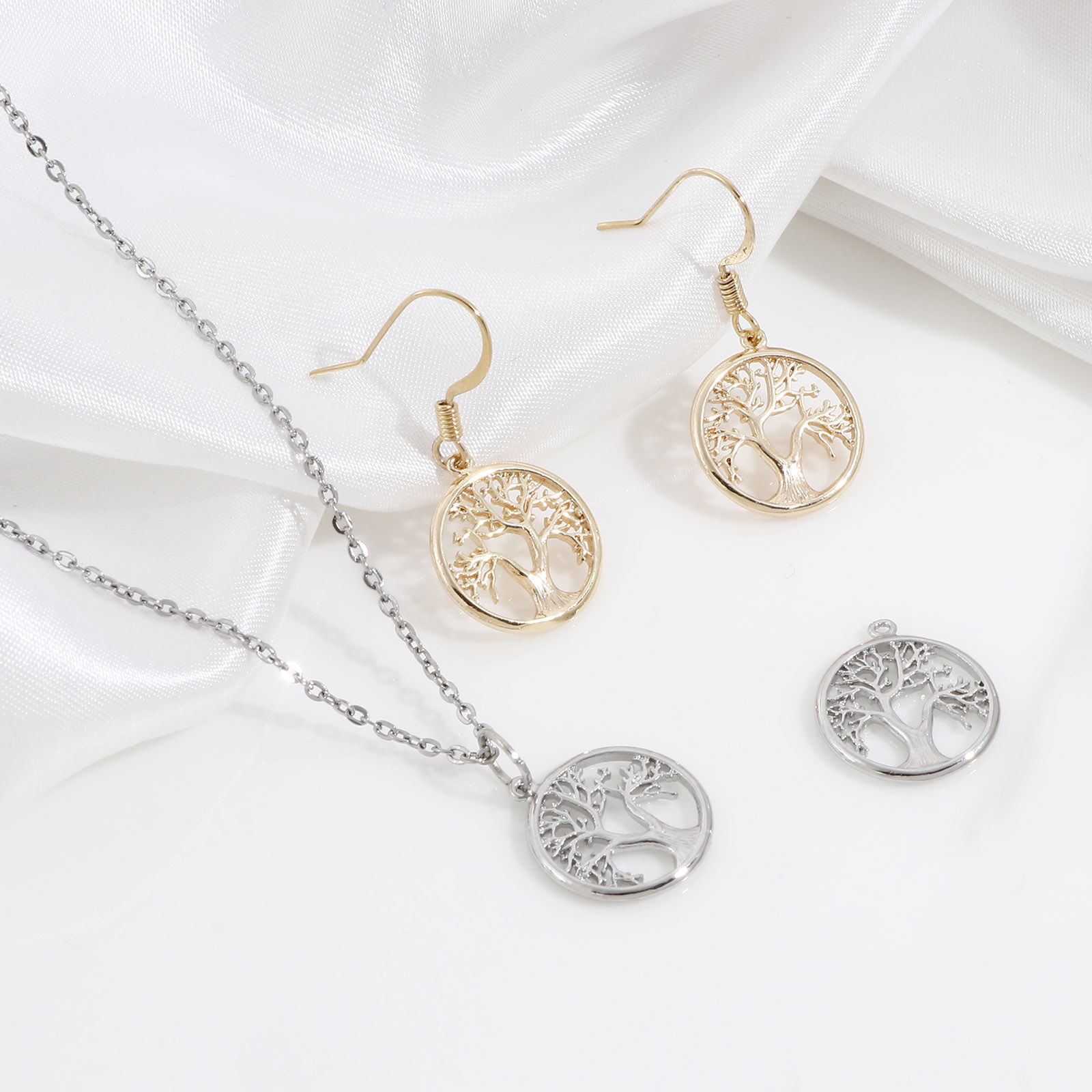 Immagine di Ottone Charms Tondo Vero Oro Placcato Albero Micro Spianare Trasparente Cubic Zirconiae 17mm x 15mm, 3 Pz