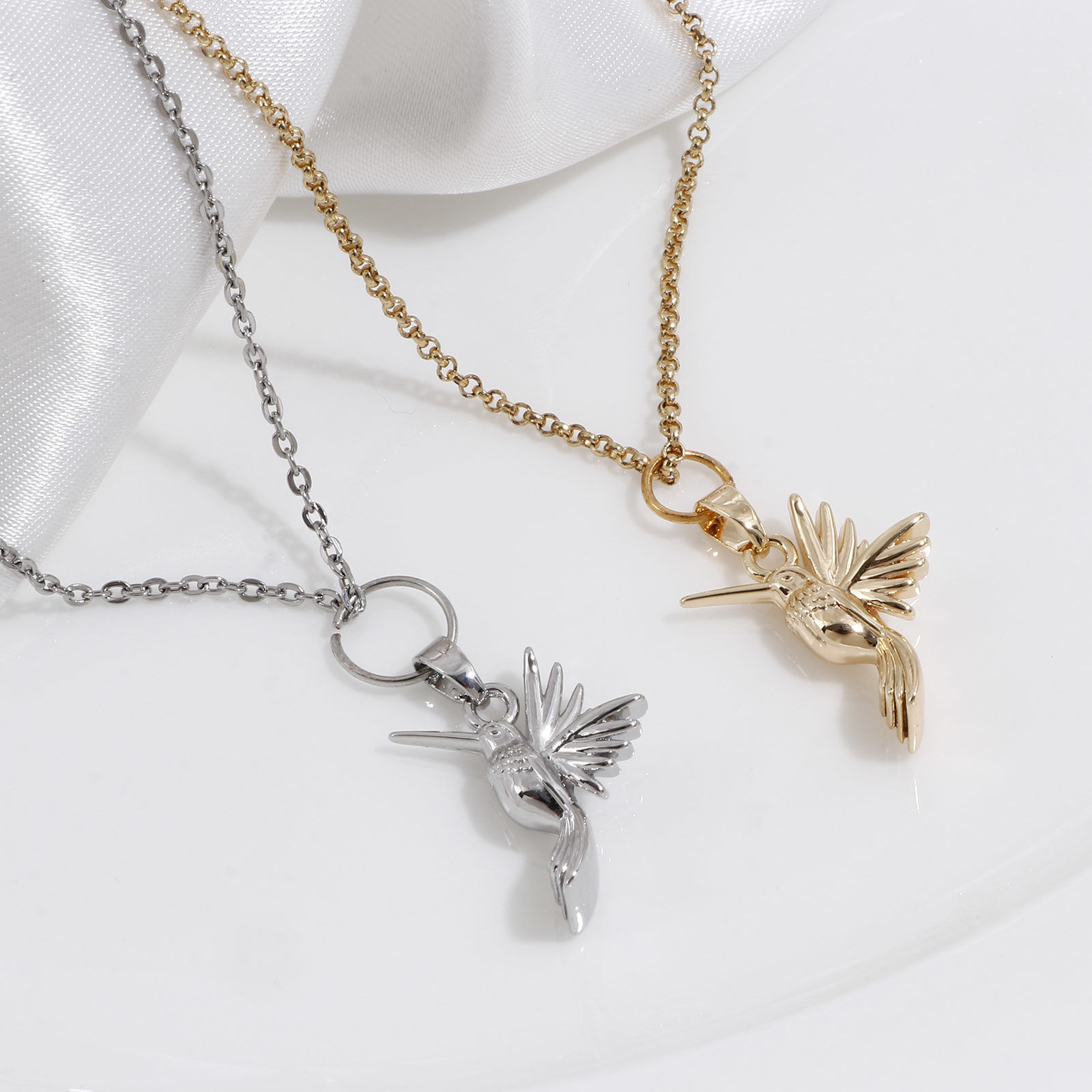 Picture of Brass Charms Real Gold Plated Hummingbird