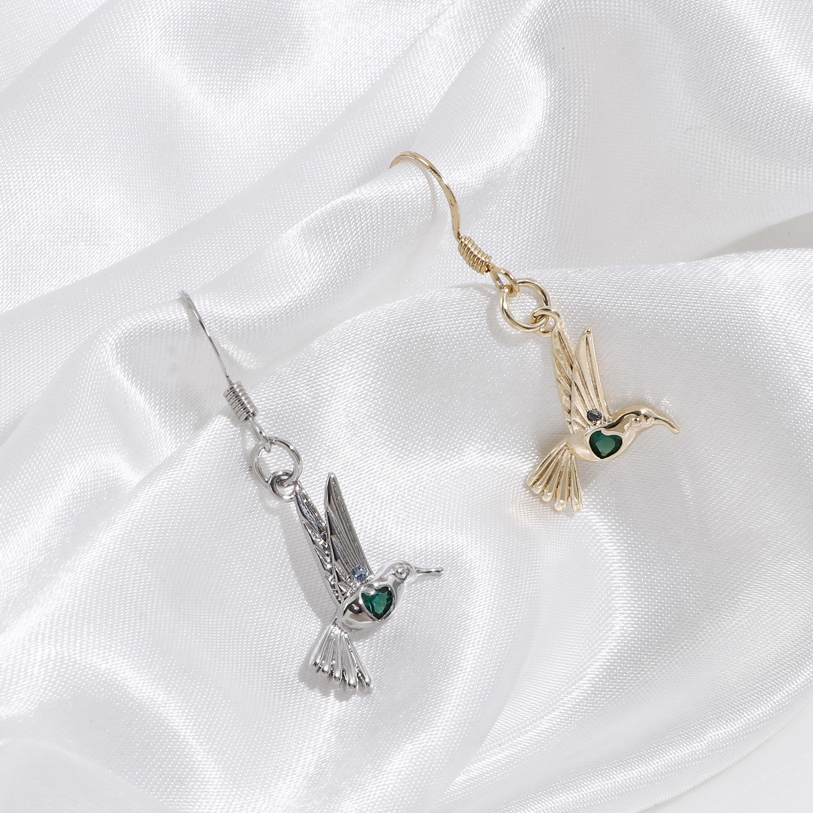 Picture of Brass Charms Real Gold Plated Hummingbird