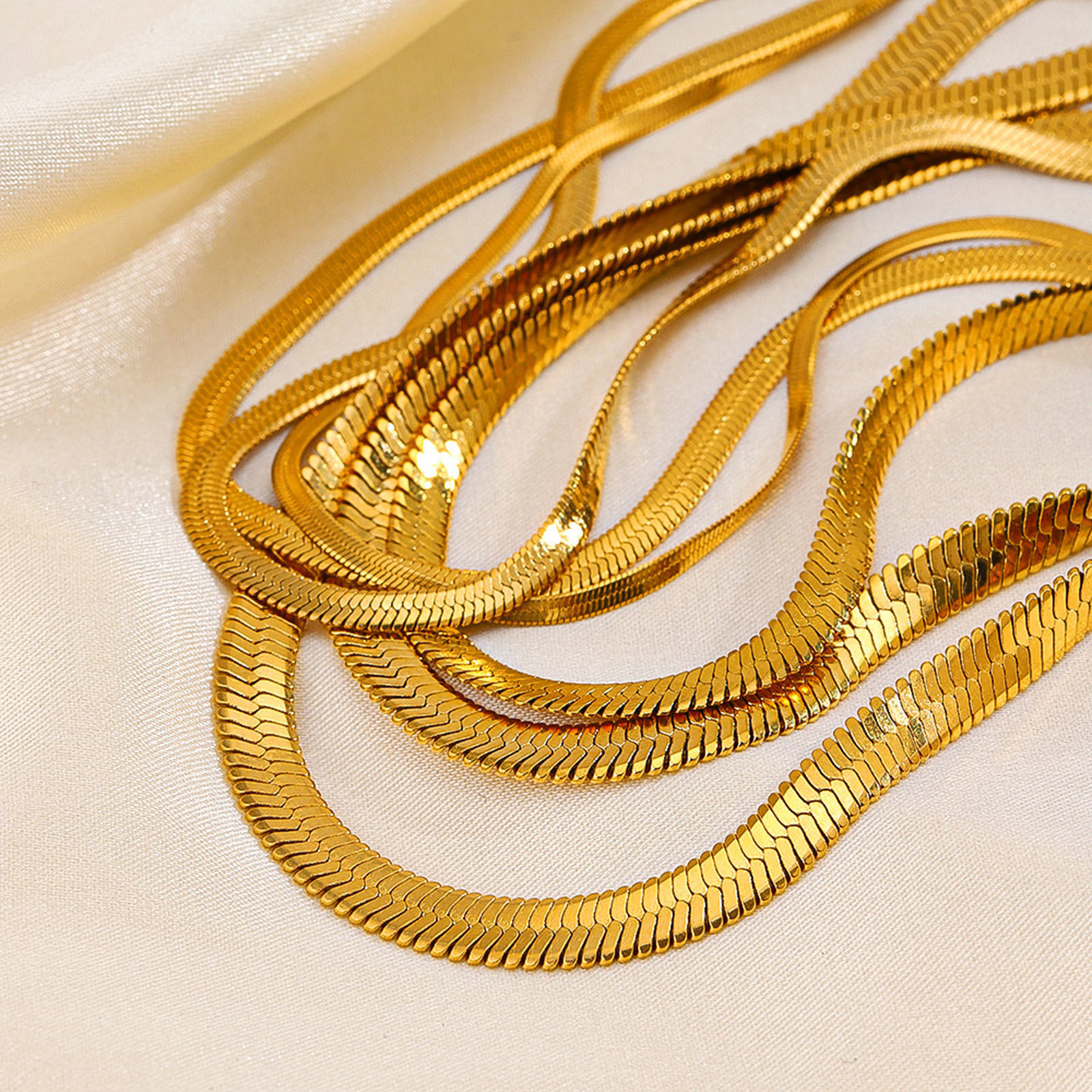 Bild von Umweltfreundliche Vakuumbeschichtung Stilvoll Einfach 18K Gold plattiert 304 Edelstahl Schlangenkette Kette Choker Halskette Für Frauen Party 1 Strang